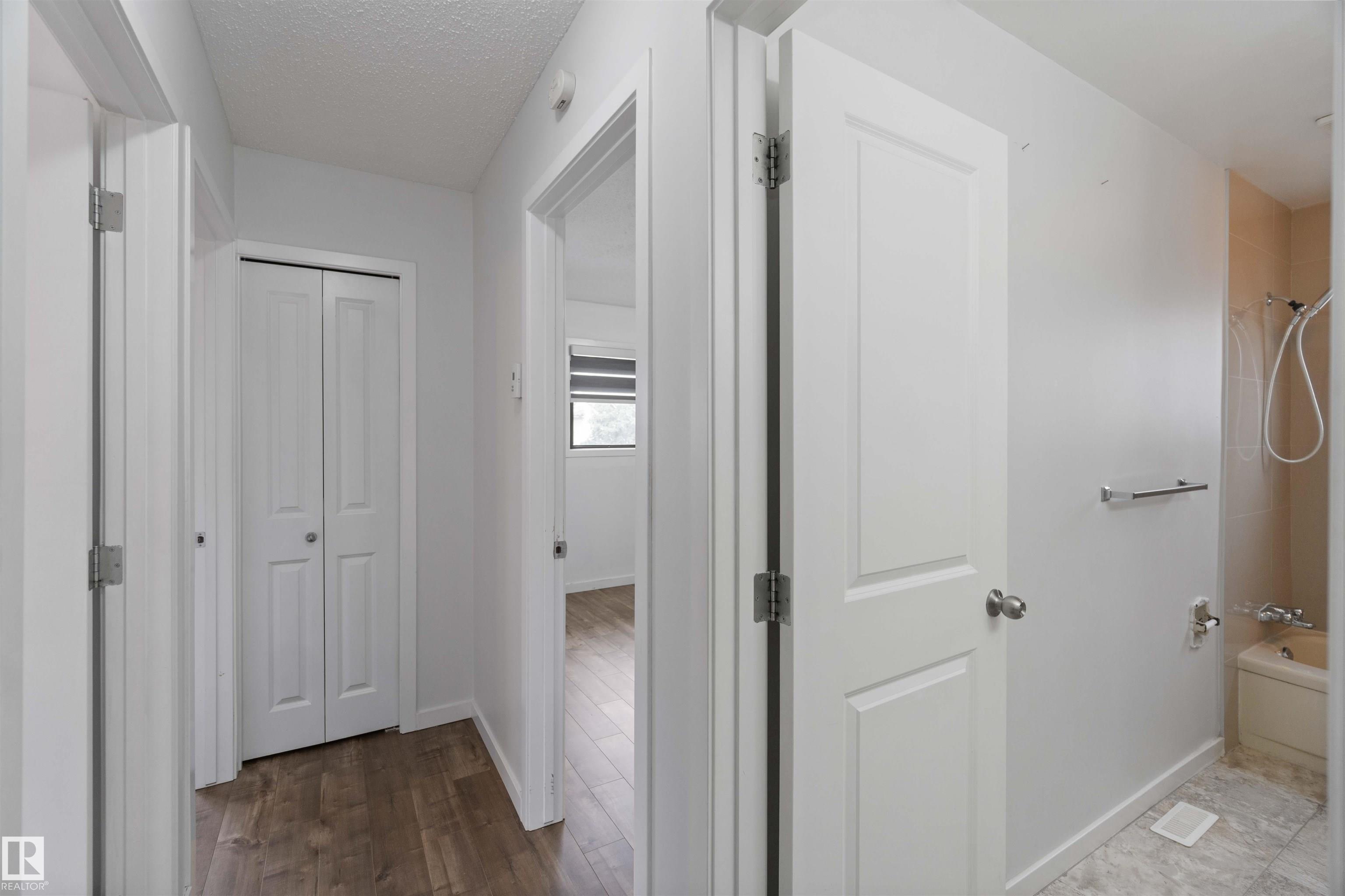 Photo 17 at 9339 175 Avenue NW, Lago Lindo, Edmonton