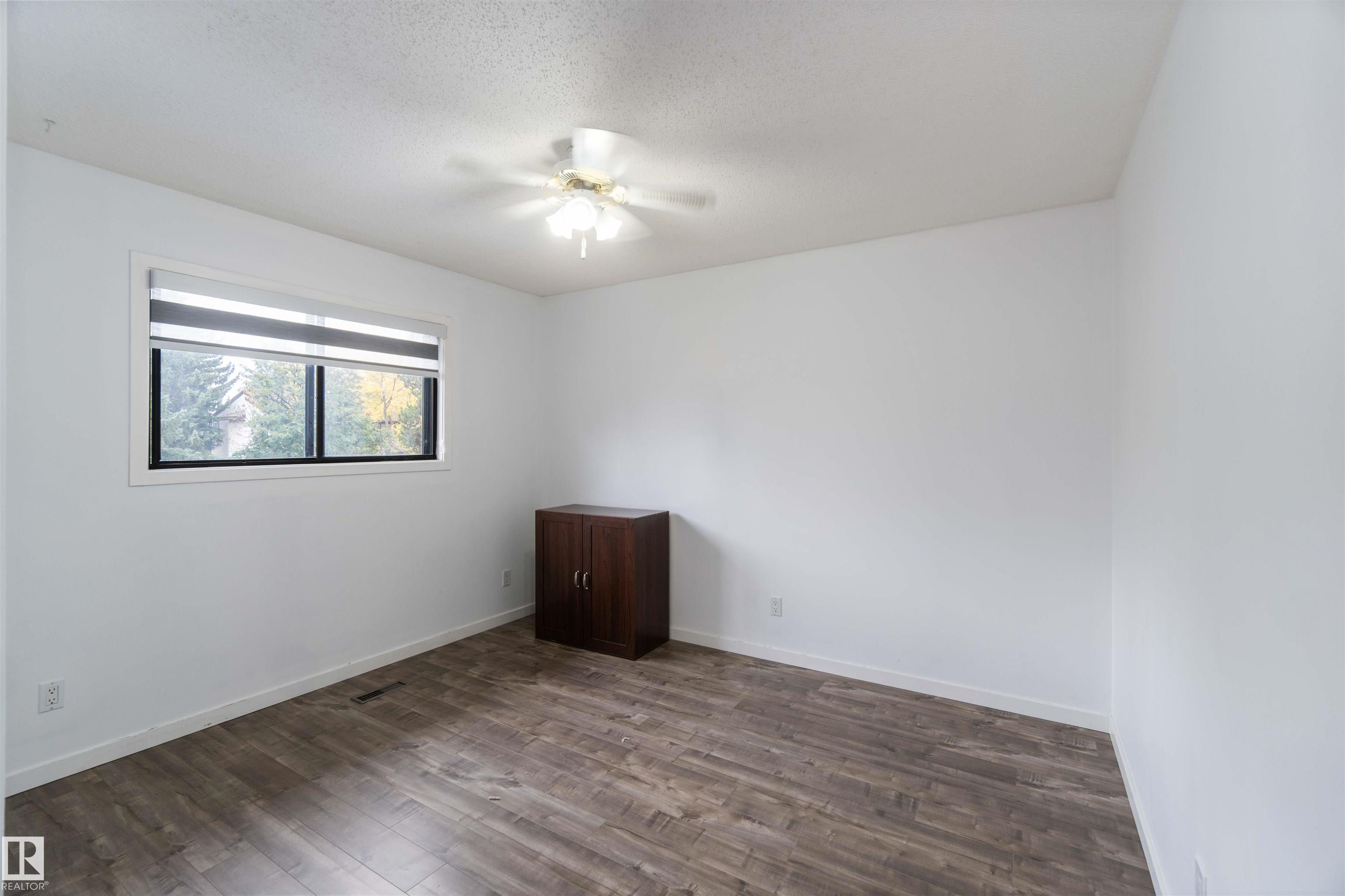 Photo 23 at 9339 175 Avenue NW, Lago Lindo, Edmonton
