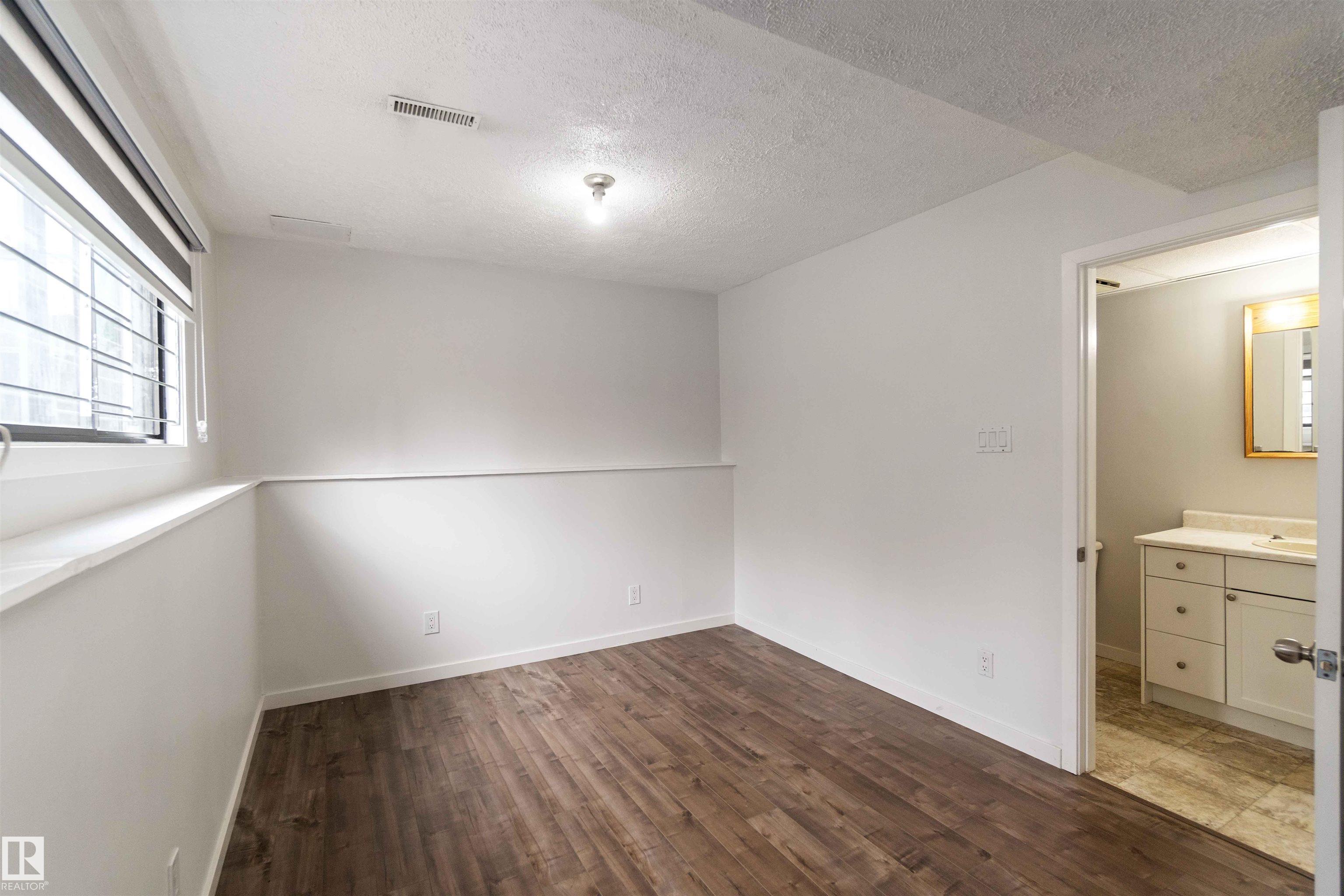 Photo 27 at 9339 175 Avenue NW, Lago Lindo, Edmonton