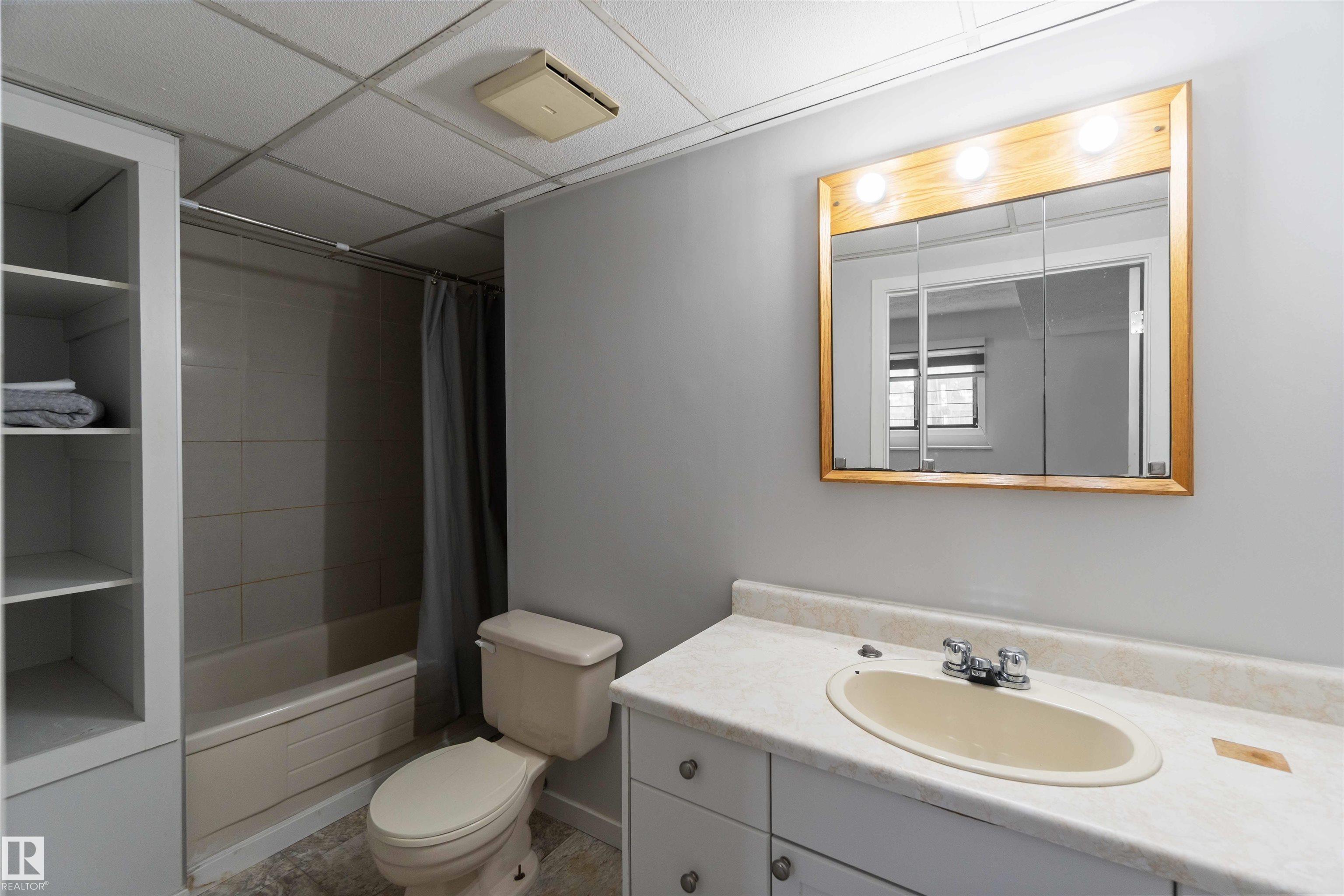 Photo 29 at 9339 175 Avenue NW, Lago Lindo, Edmonton