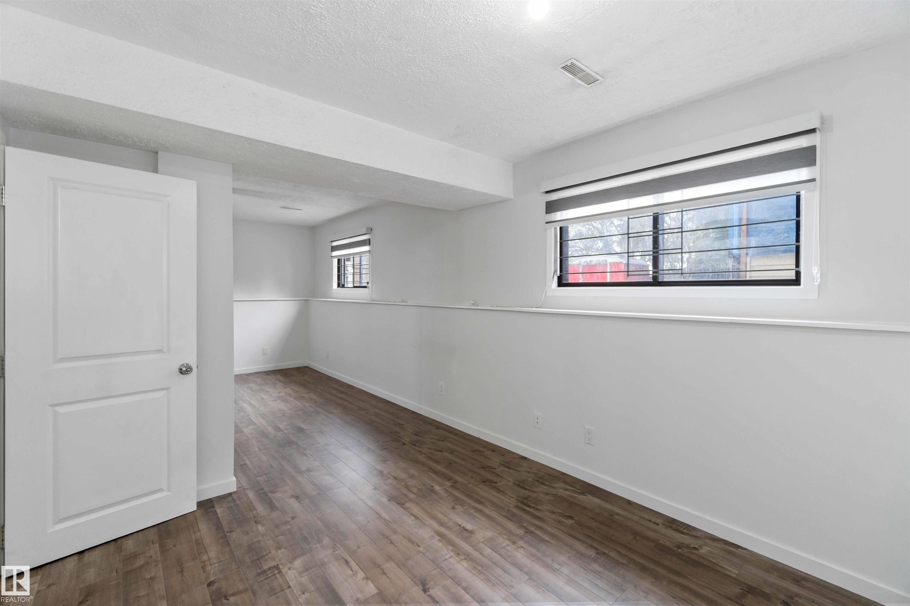 Photo 30 at 9339 175 Avenue NW, Lago Lindo, Edmonton