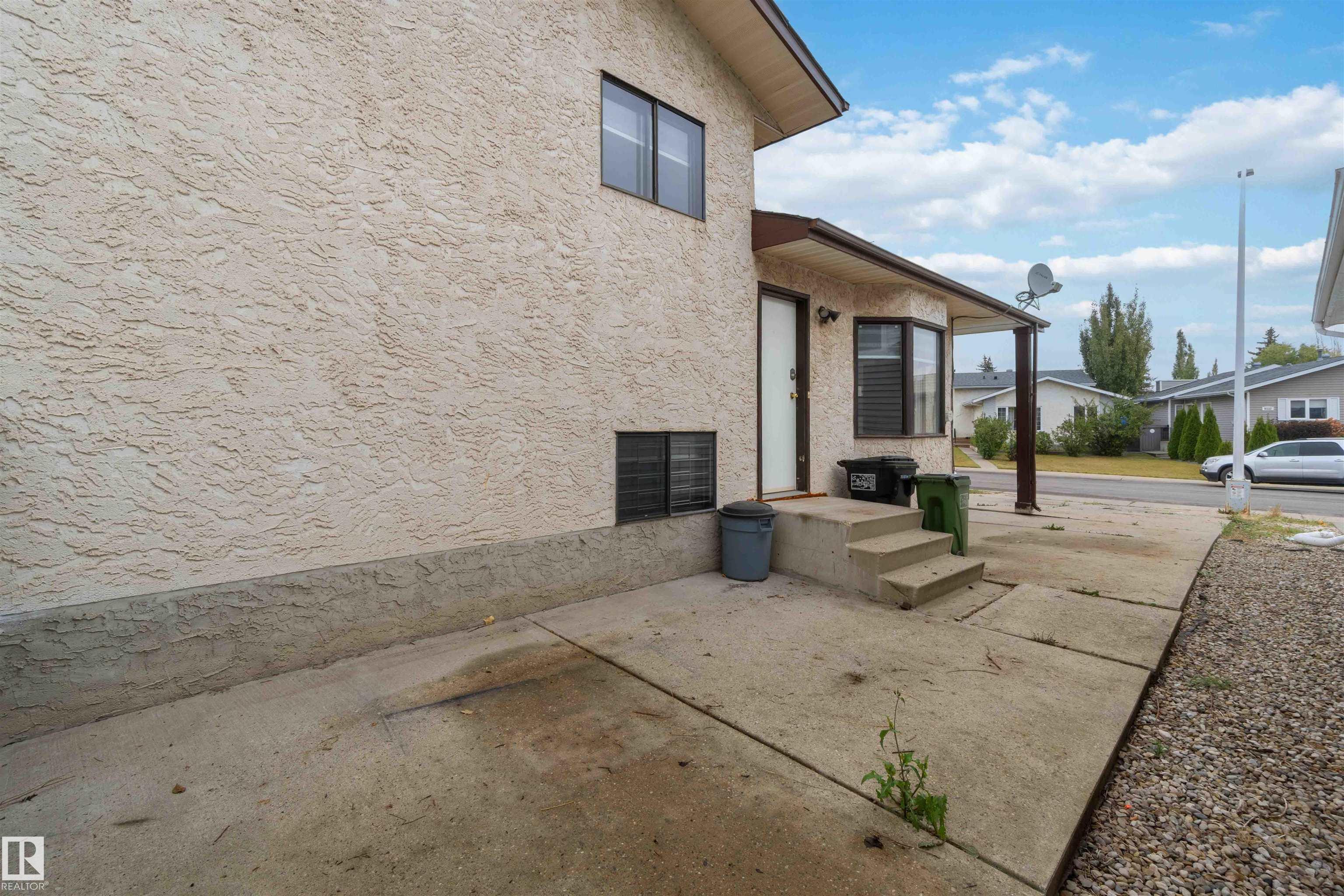 Photo 33 at 9339 175 Avenue NW, Lago Lindo, Edmonton