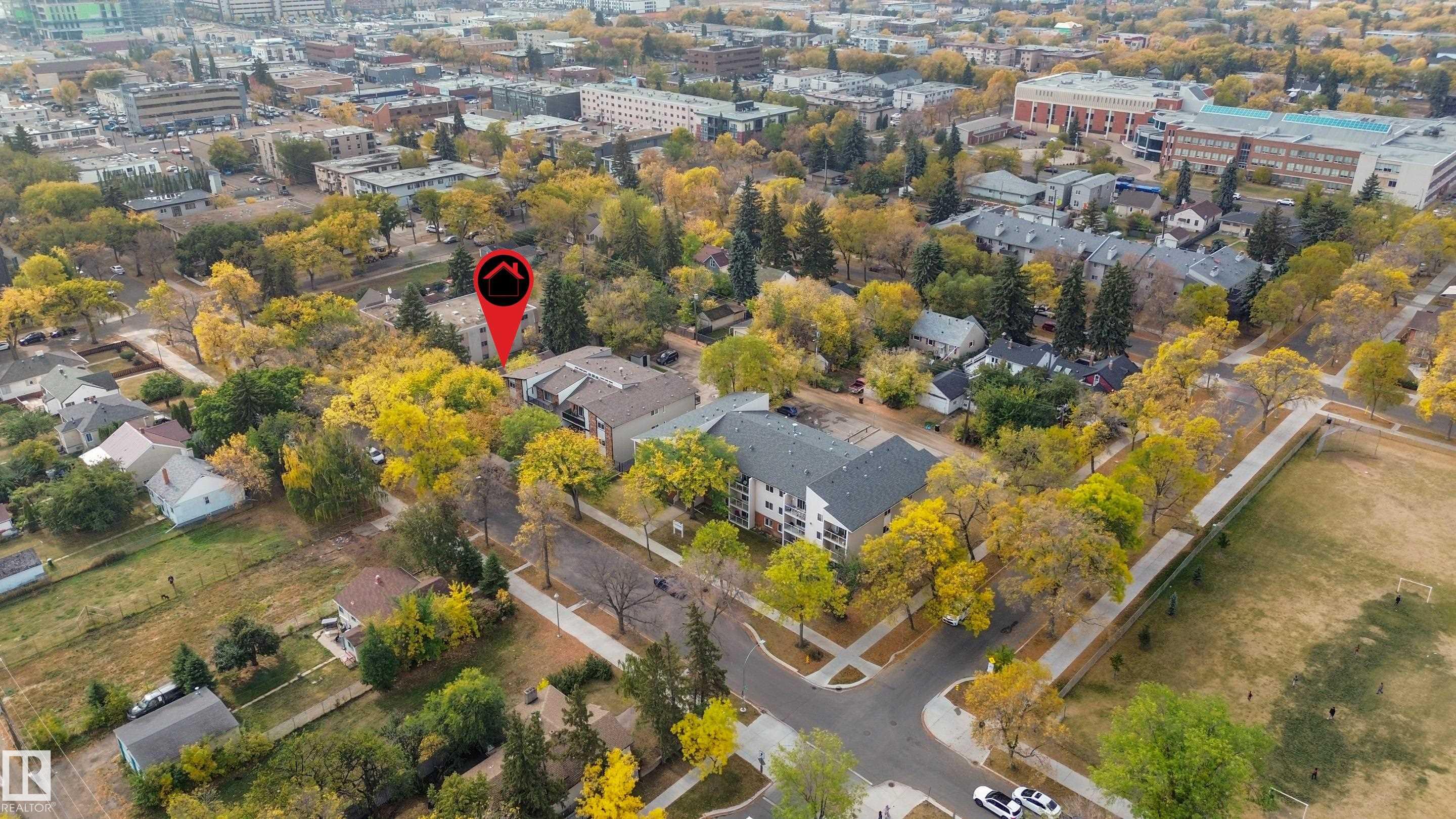 Photo 5 at 10822 107 Street NW, Central Mcdougall, Edmonton