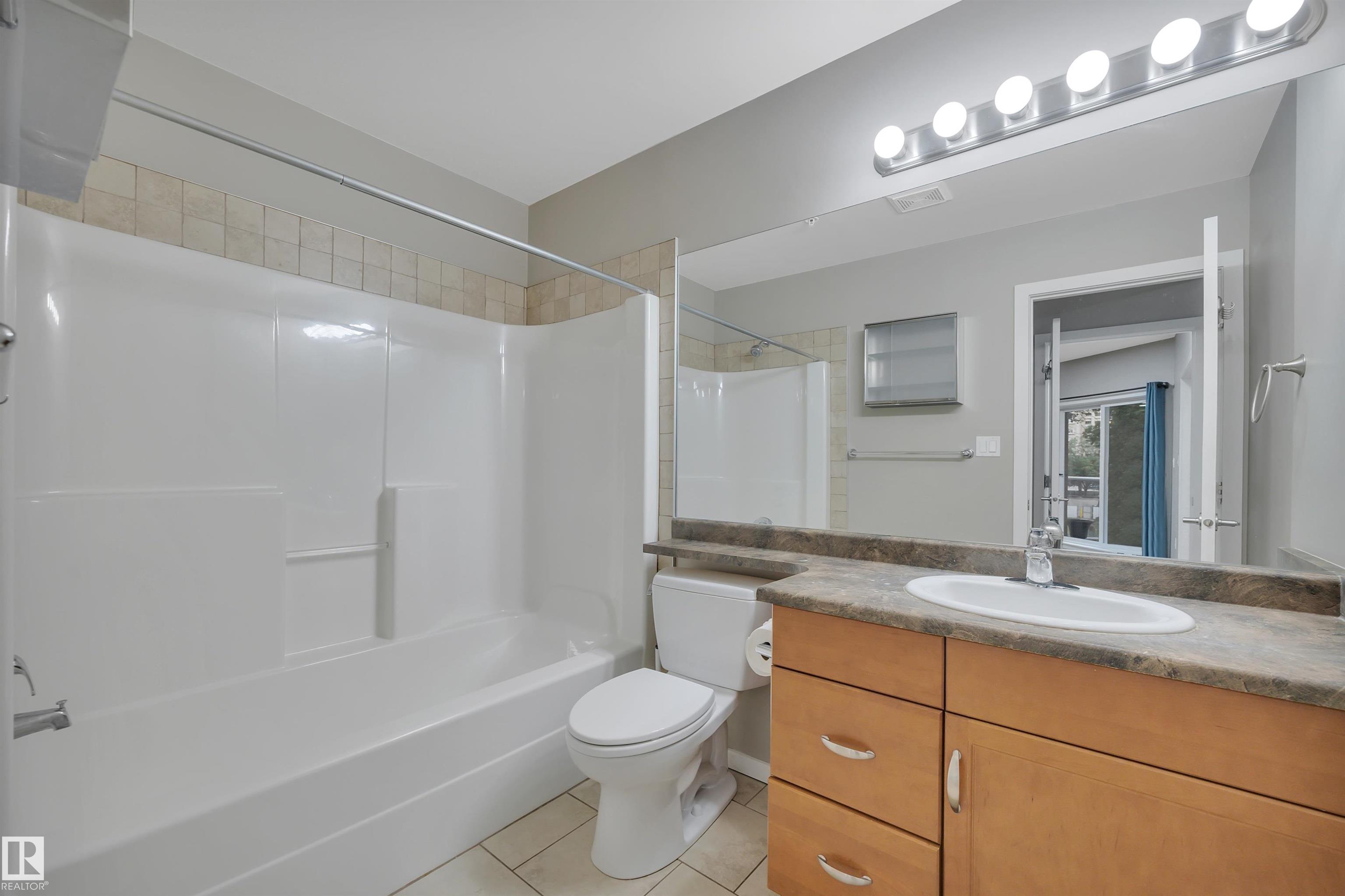 Photo 15 at 201 - 9910 111 Street NW, Wîhkwêntôwin, Edmonton