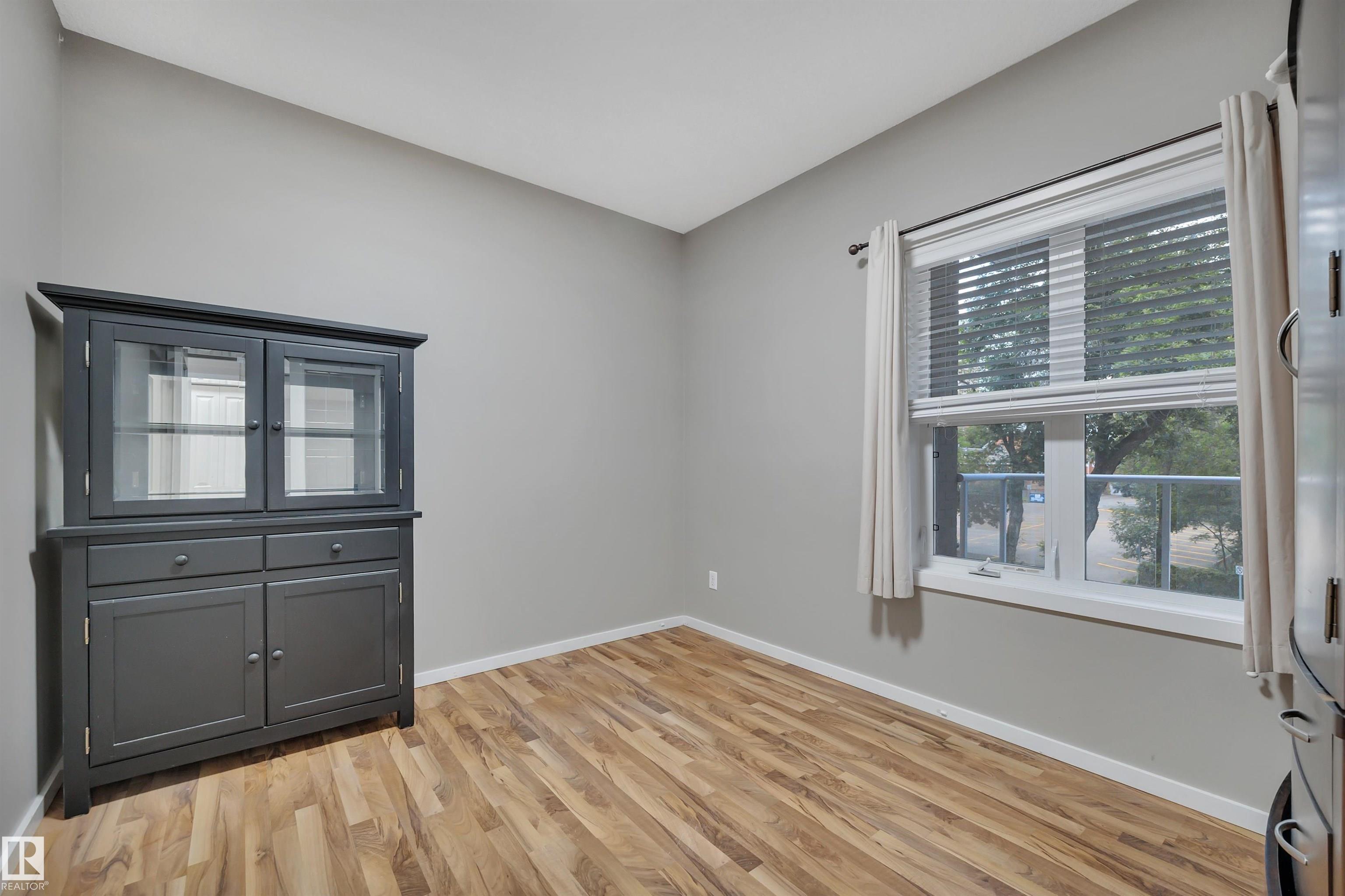 Photo 16 at 201 - 9910 111 Street NW, Wîhkwêntôwin, Edmonton