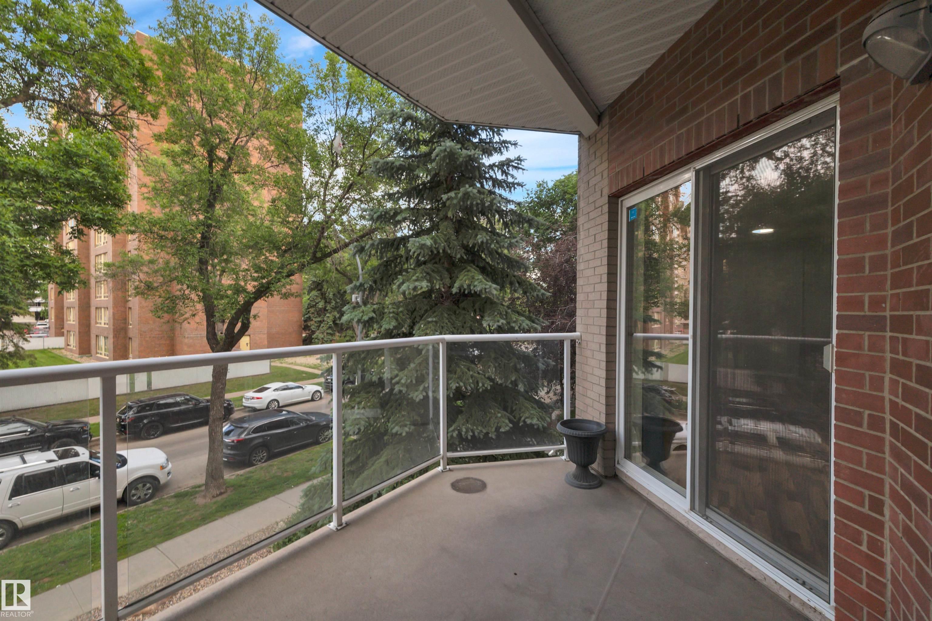 Photo 21 at 201 - 9910 111 Street NW, Wîhkwêntôwin, Edmonton