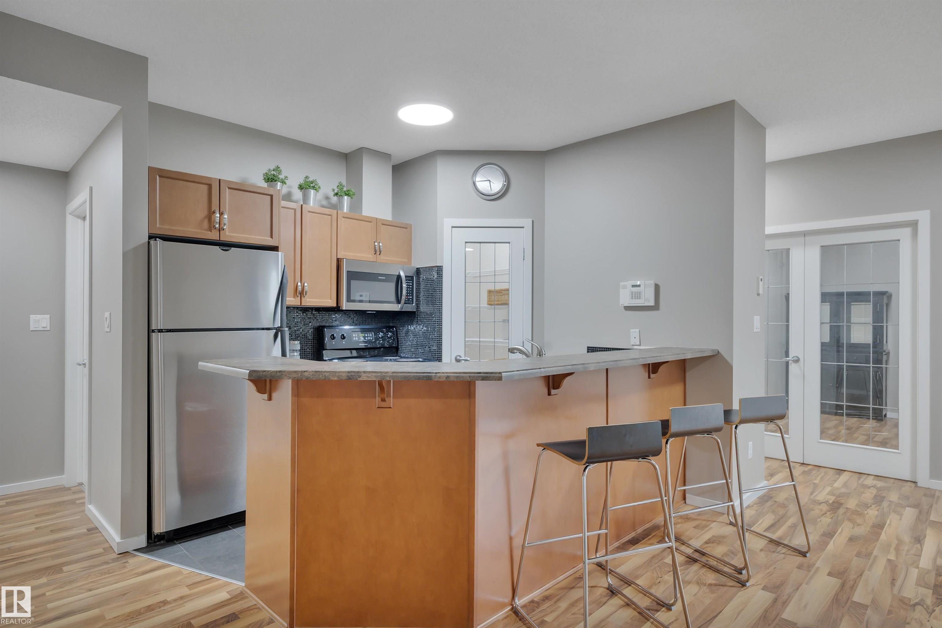 Photo 6 at 201 - 9910 111 Street NW, Wîhkwêntôwin, Edmonton