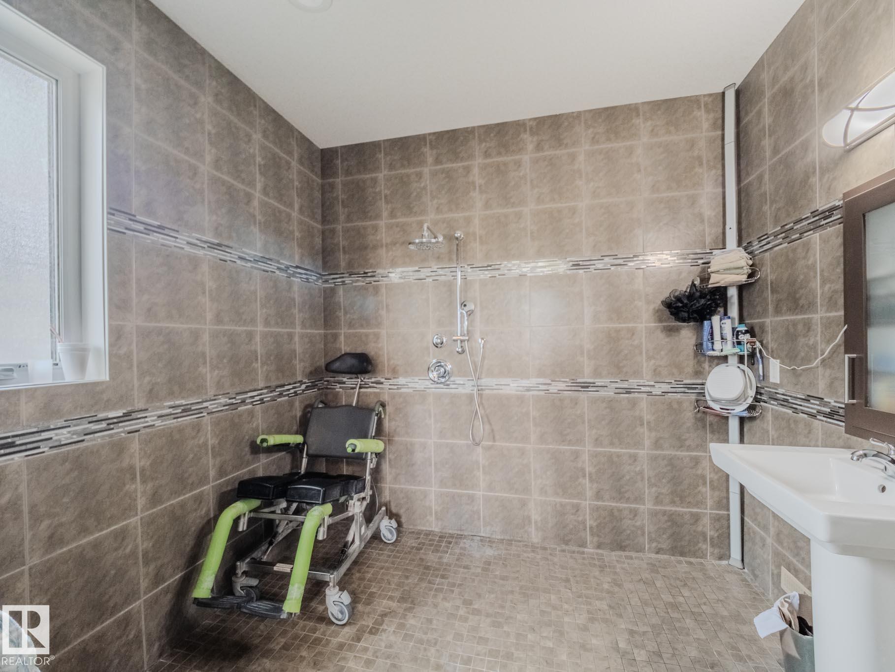 Photo 32 at 172 Mcdowell Wynd, Meadowview Park, Leduc