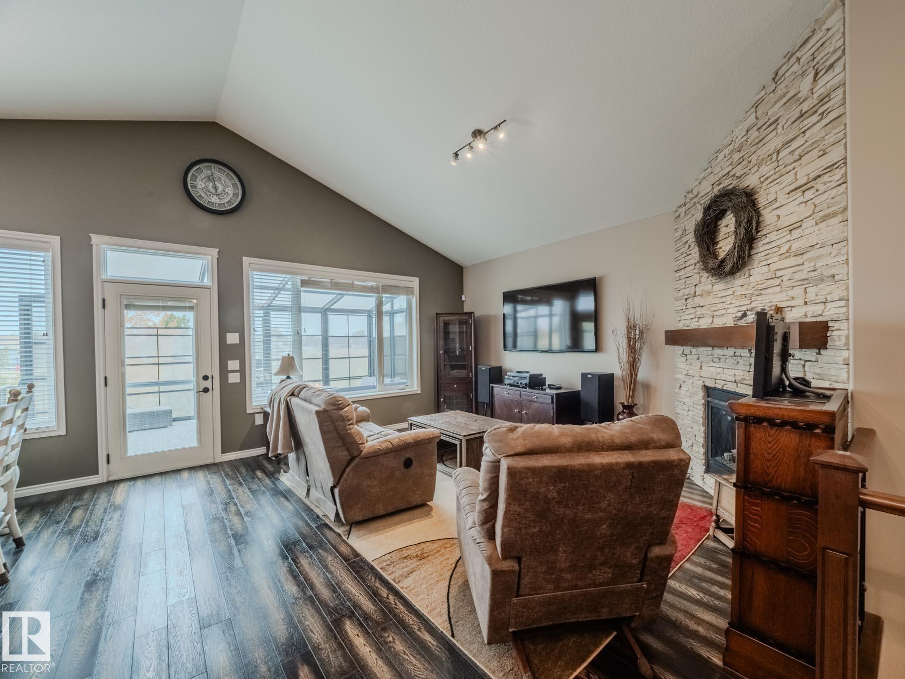 Photo 7 at 172 Mcdowell Wynd, Meadowview Park, Leduc