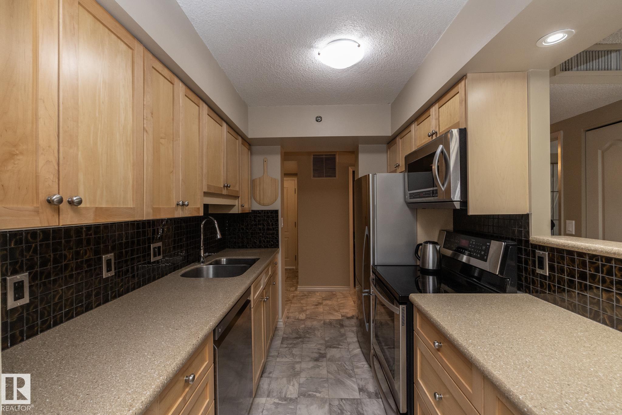 Photo 24 at 205 - 10130 114 Street NW, Wîhkwêntôwin, Edmonton