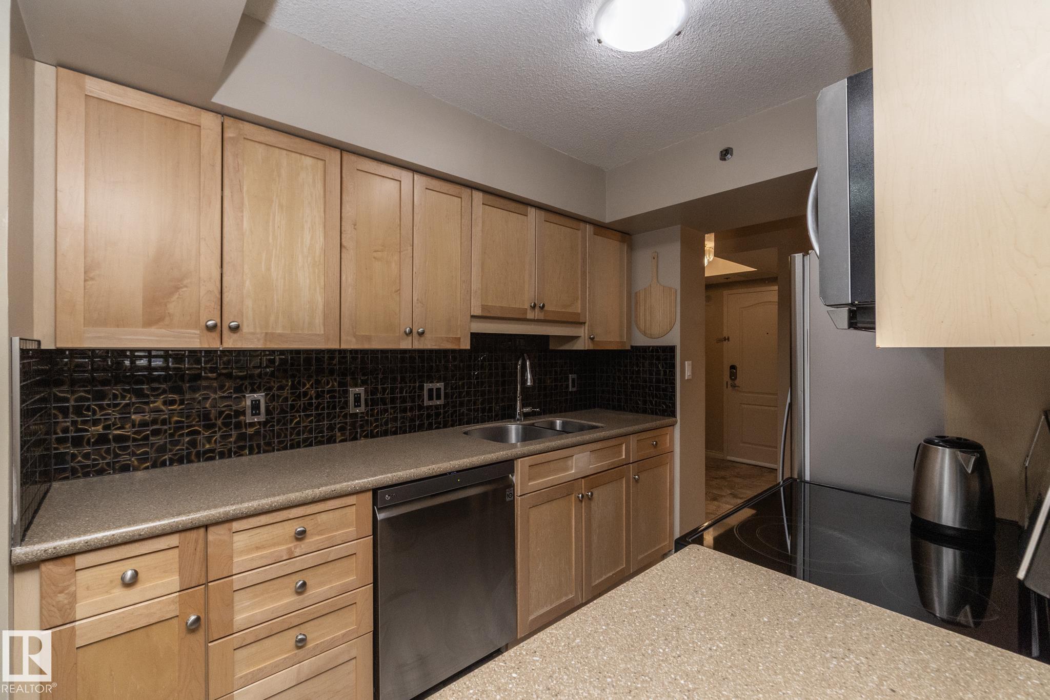 Photo 26 at 205 - 10130 114 Street NW, Wîhkwêntôwin, Edmonton