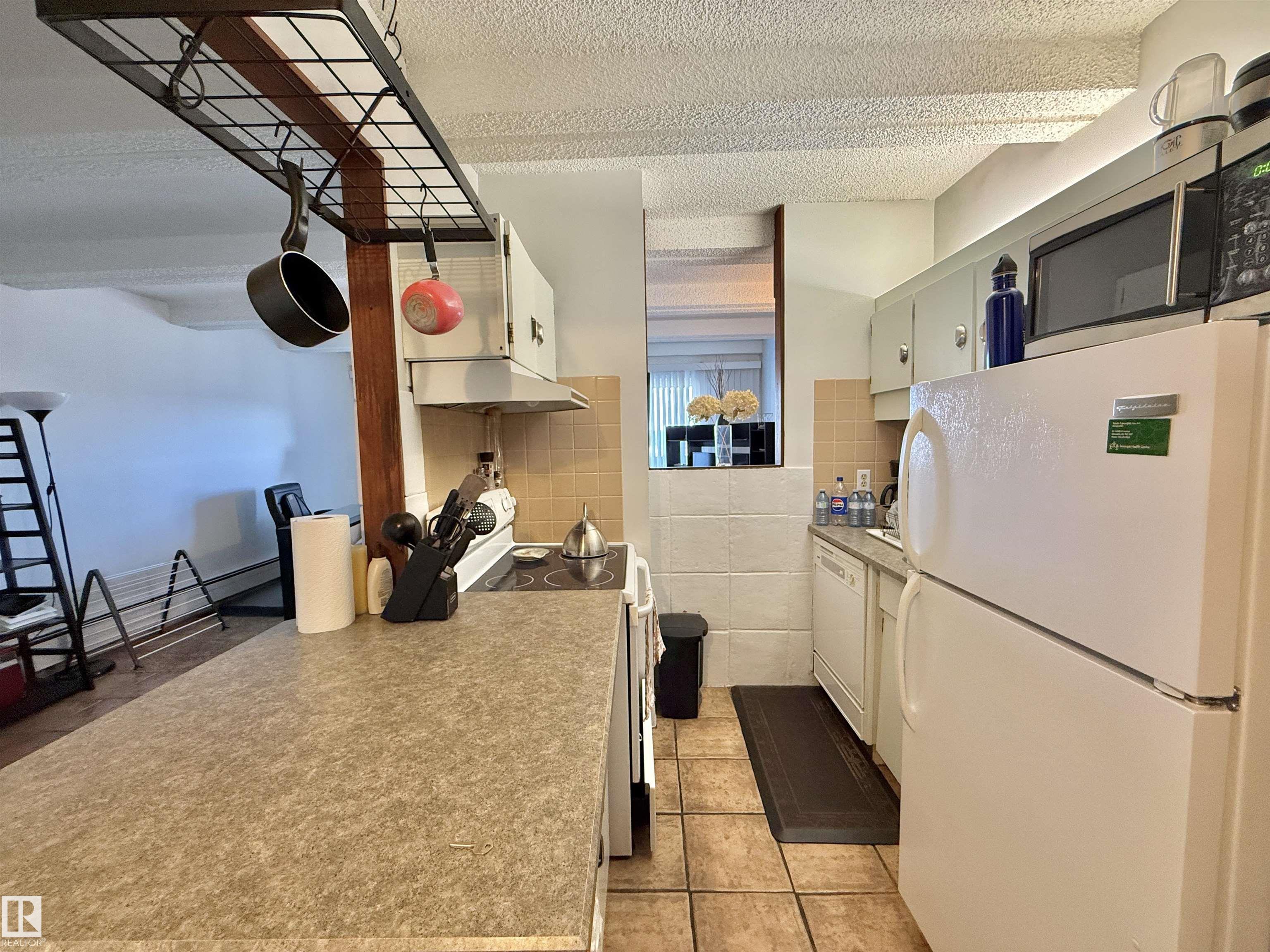 Photo 14 at 712 - 9918 101 Street NW, Downtown, Edmonton