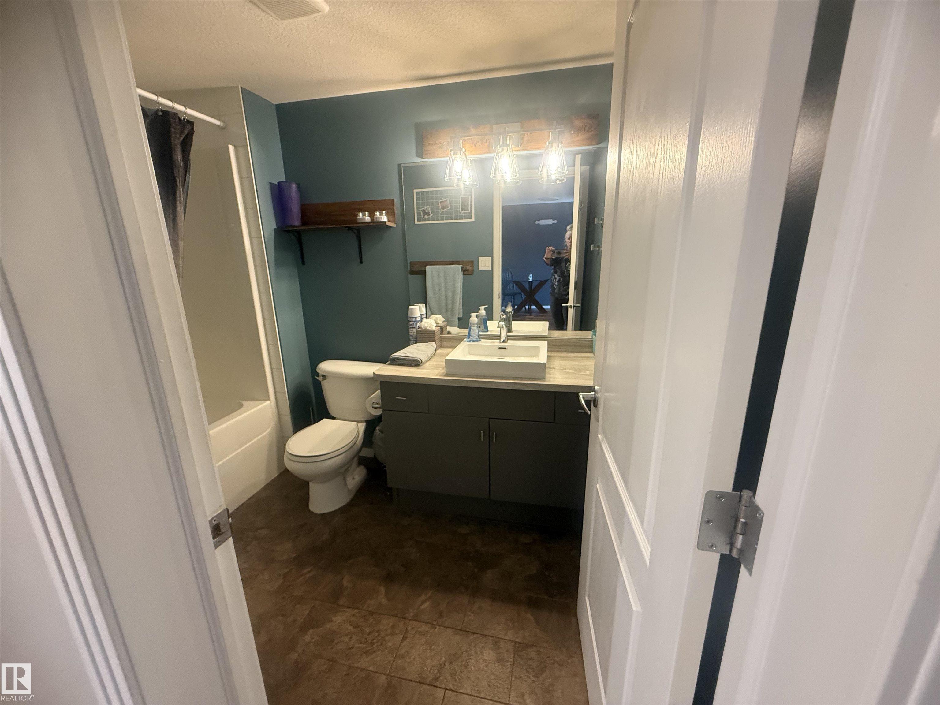 Photo 12 at 230 - 592 Hooke Road NW, Canon Ridge, Edmonton
