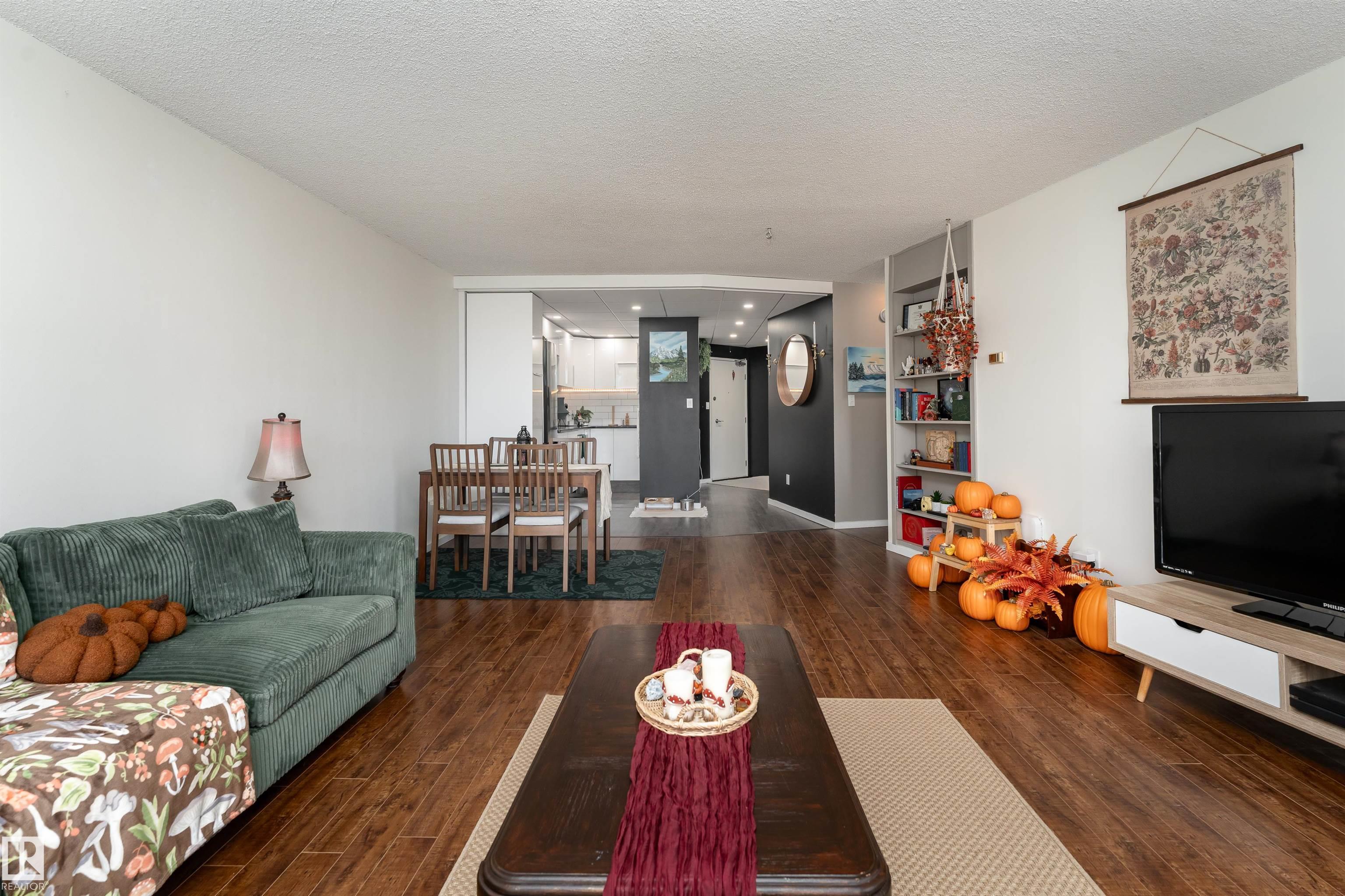 Photo 12 at 508 - 10045 117 Street NW, Wîhkwêntôwin, Edmonton