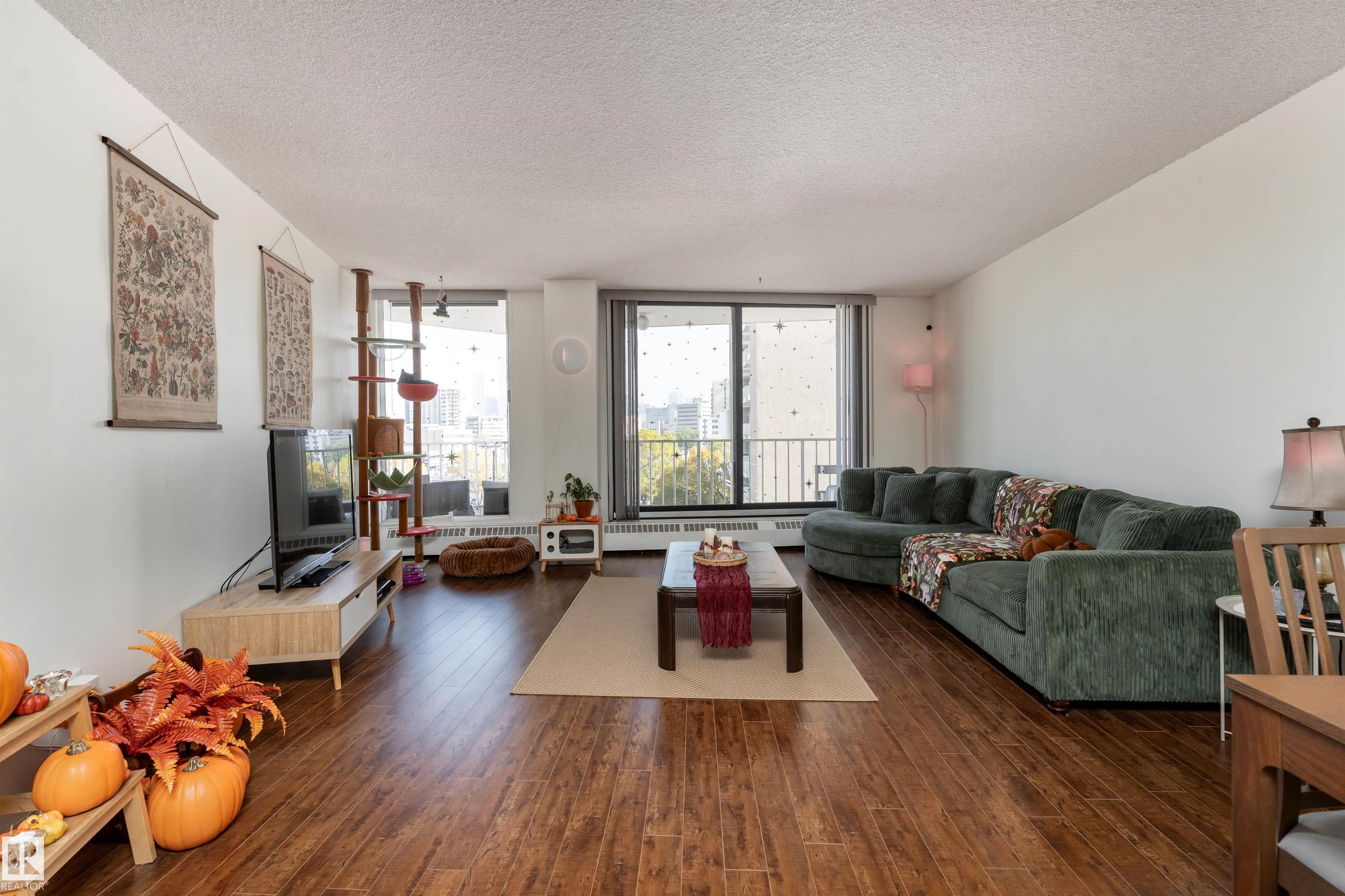 Photo 10 at 508 - 10045 117 Street NW, Wîhkwêntôwin, Edmonton