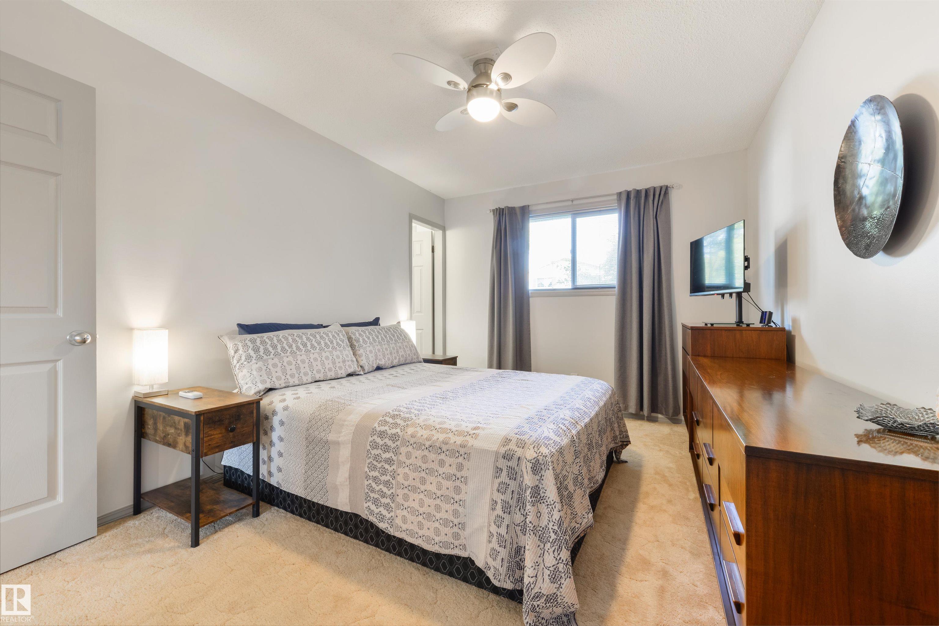 Photo 12 at 10524 35 Avenue NW, Duggan, Edmonton