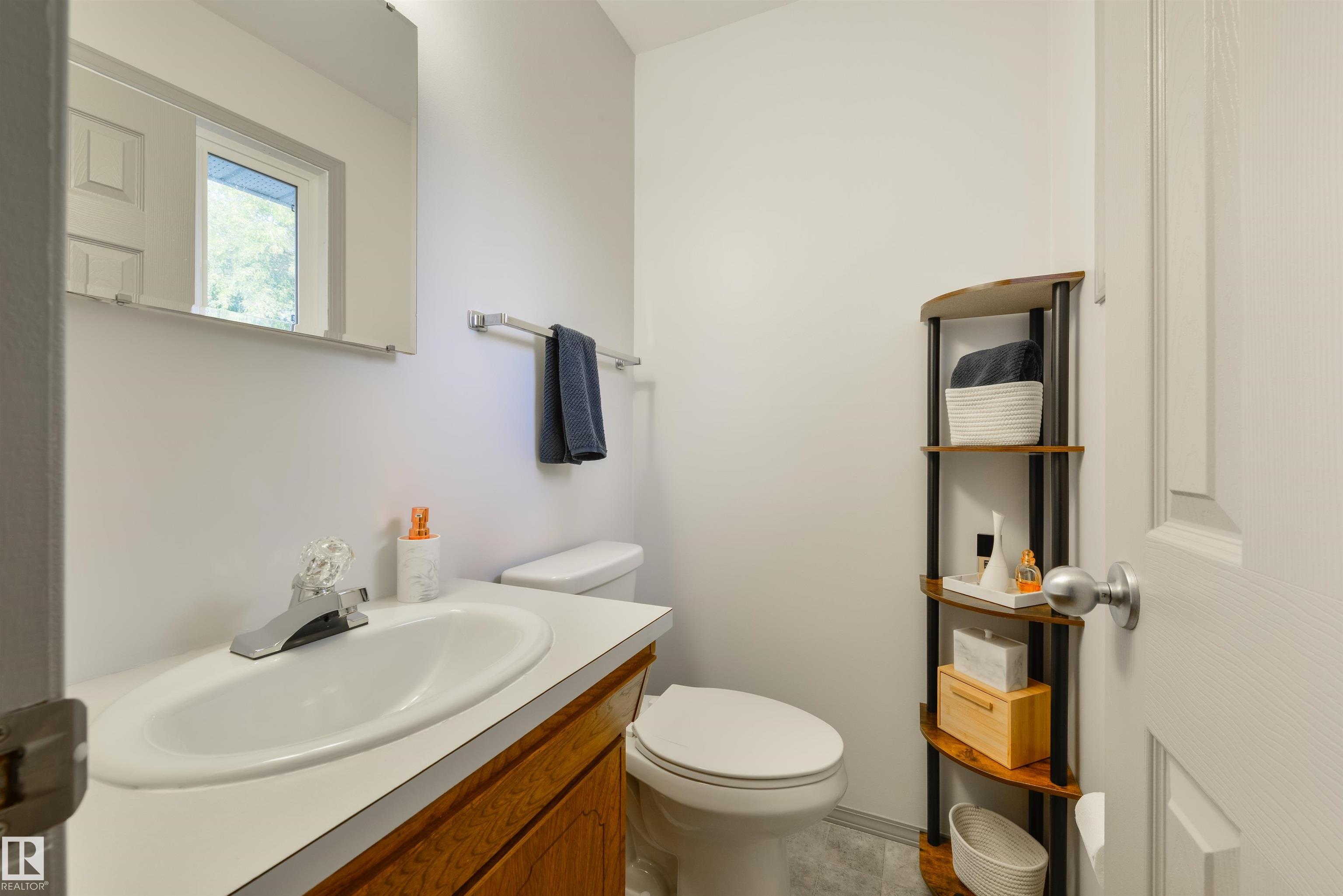 Photo 14 at 10524 35 Avenue NW, Duggan, Edmonton
