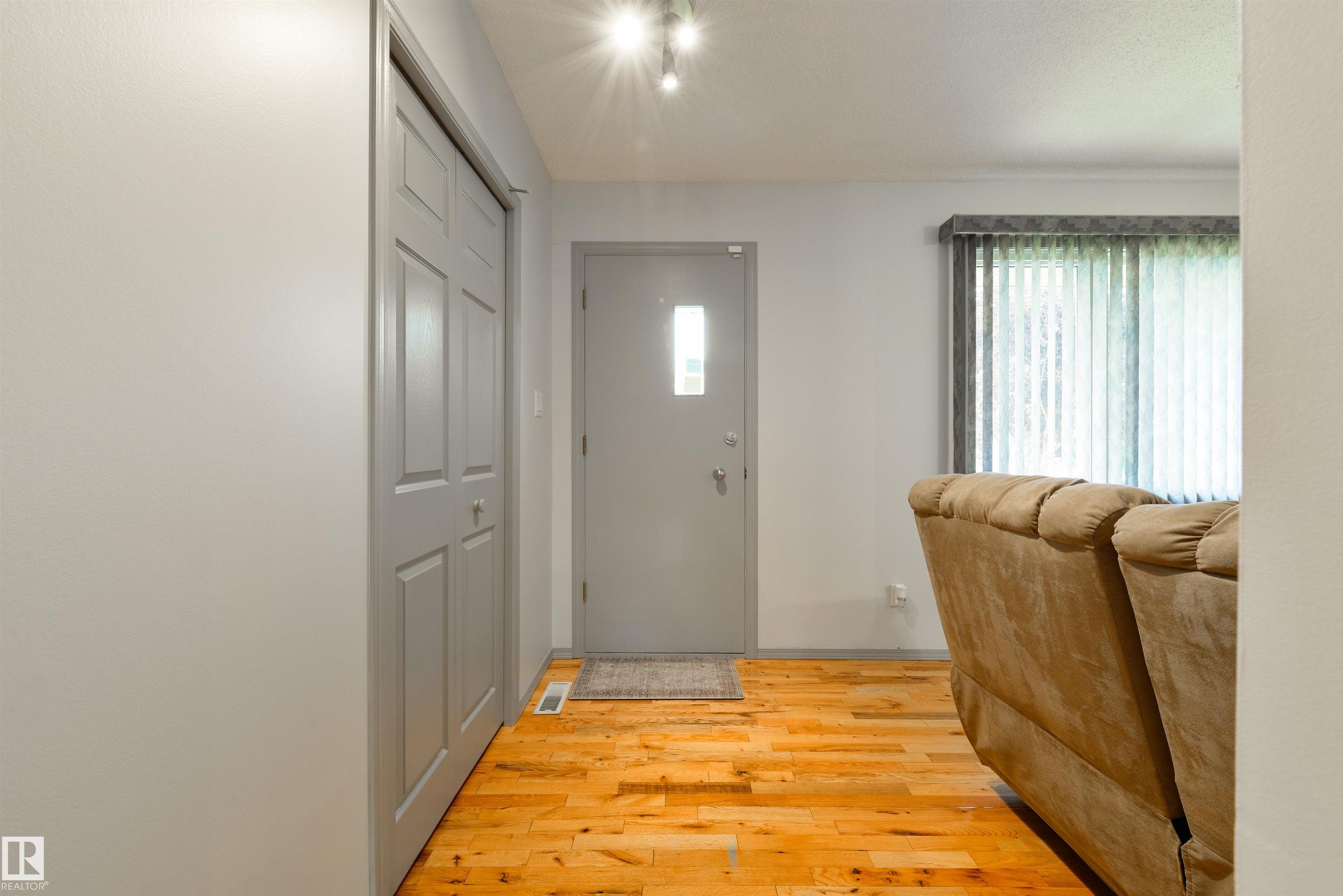 Photo 3 at 10524 35 Avenue NW, Duggan, Edmonton