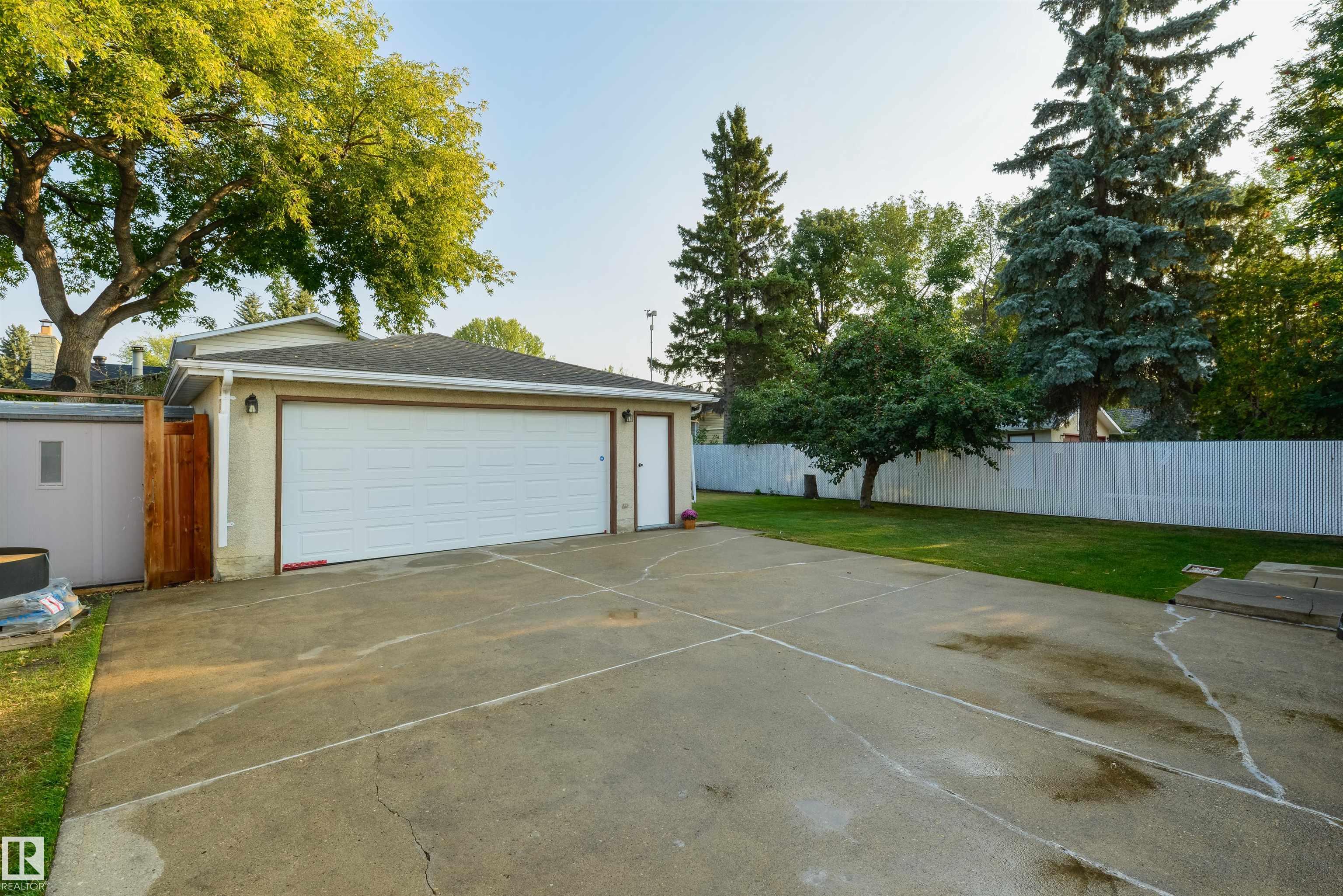 Photo 32 at 10524 35 Avenue NW, Duggan, Edmonton