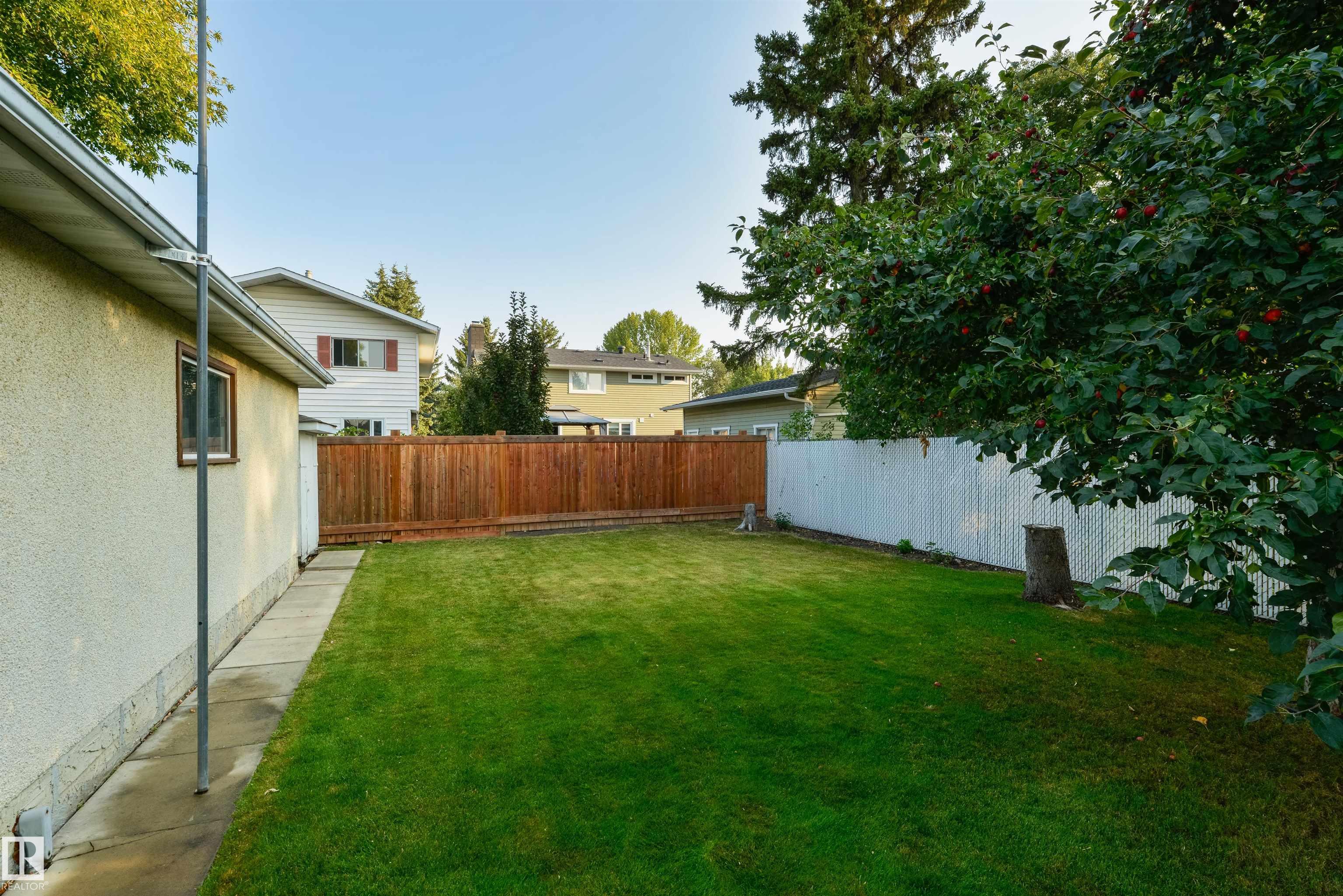 Photo 34 at 10524 35 Avenue NW, Duggan, Edmonton