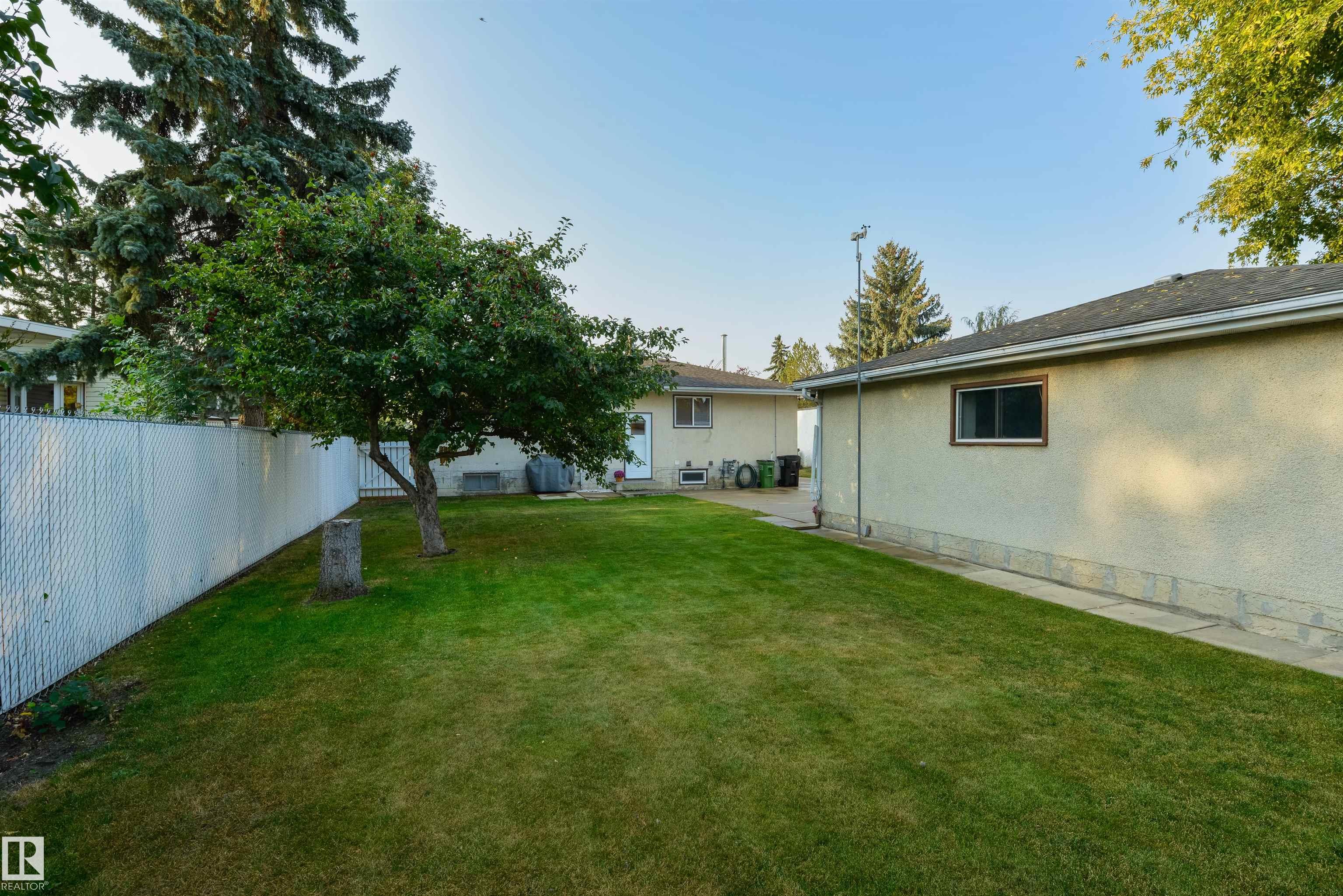Photo 35 at 10524 35 Avenue NW, Duggan, Edmonton