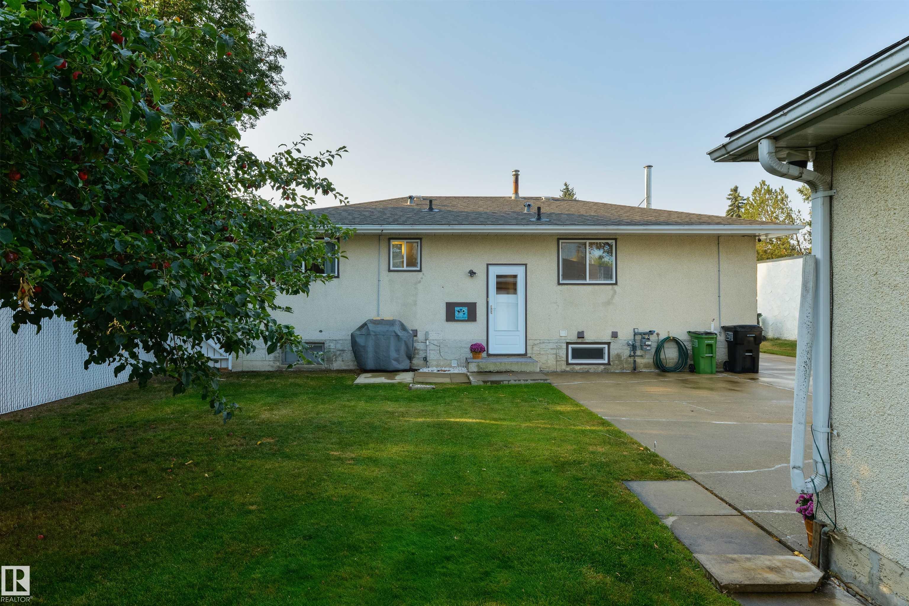 Photo 36 at 10524 35 Avenue NW, Duggan, Edmonton