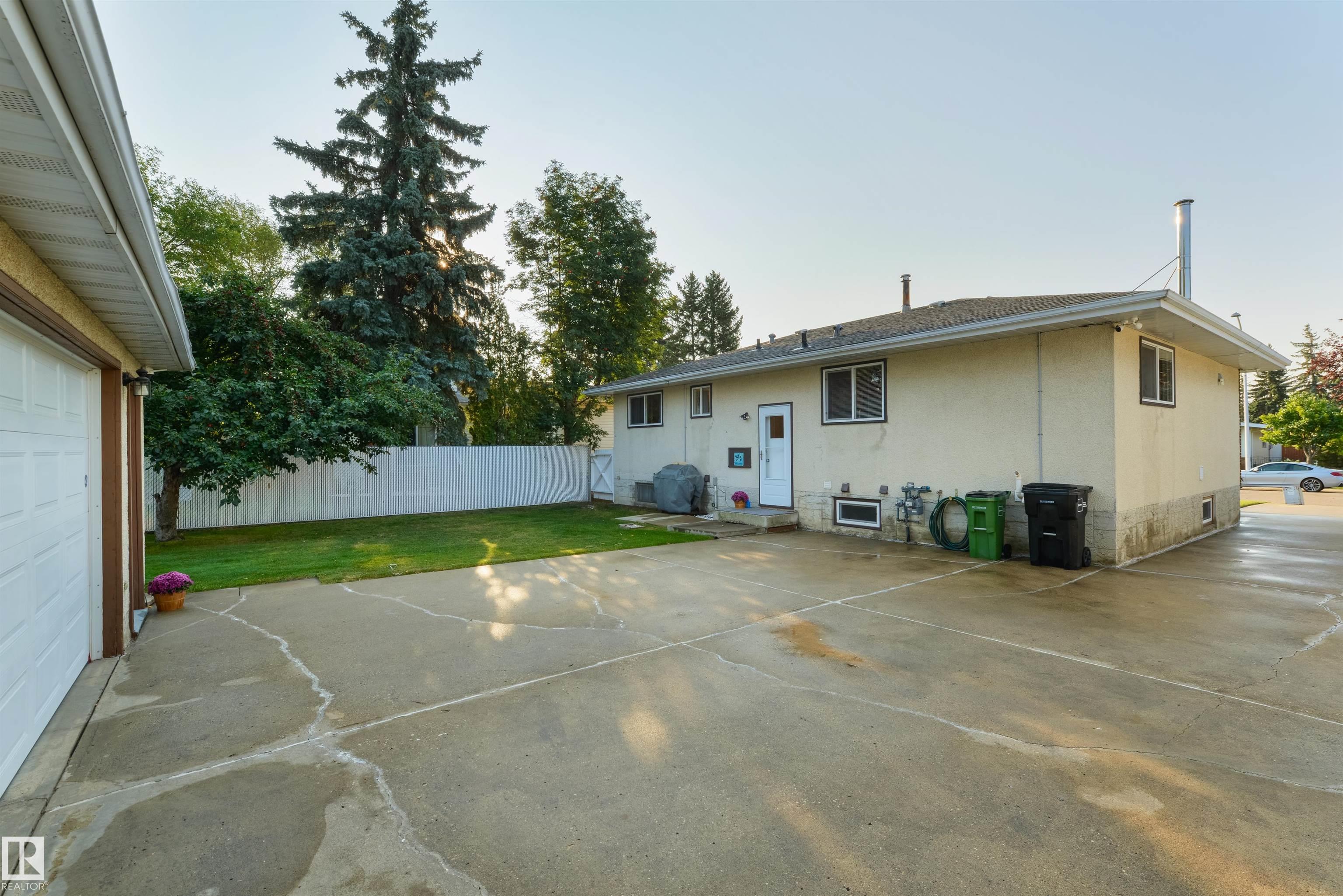 Photo 37 at 10524 35 Avenue NW, Duggan, Edmonton