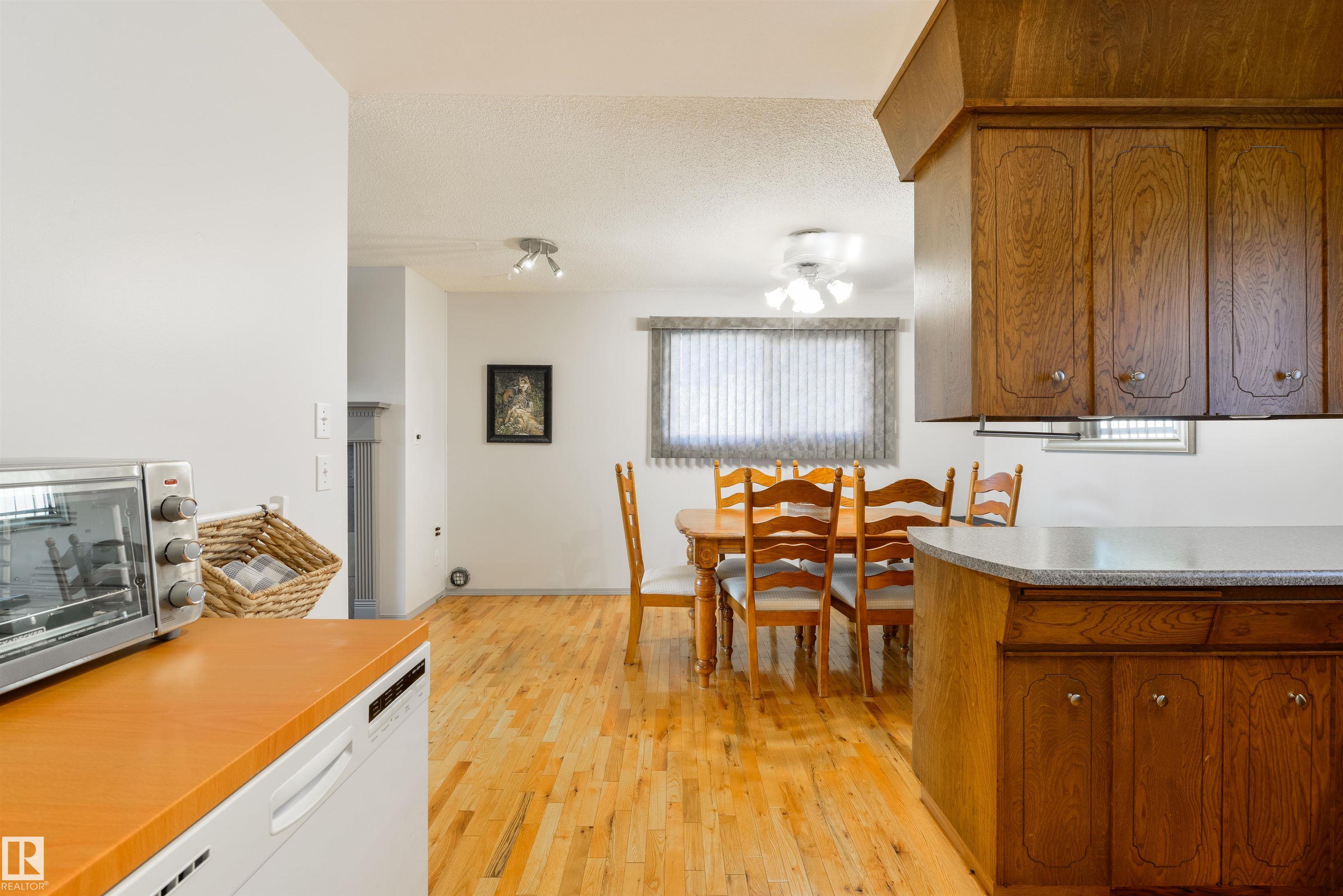 Photo 10 at 10524 35 Avenue NW, Duggan, Edmonton