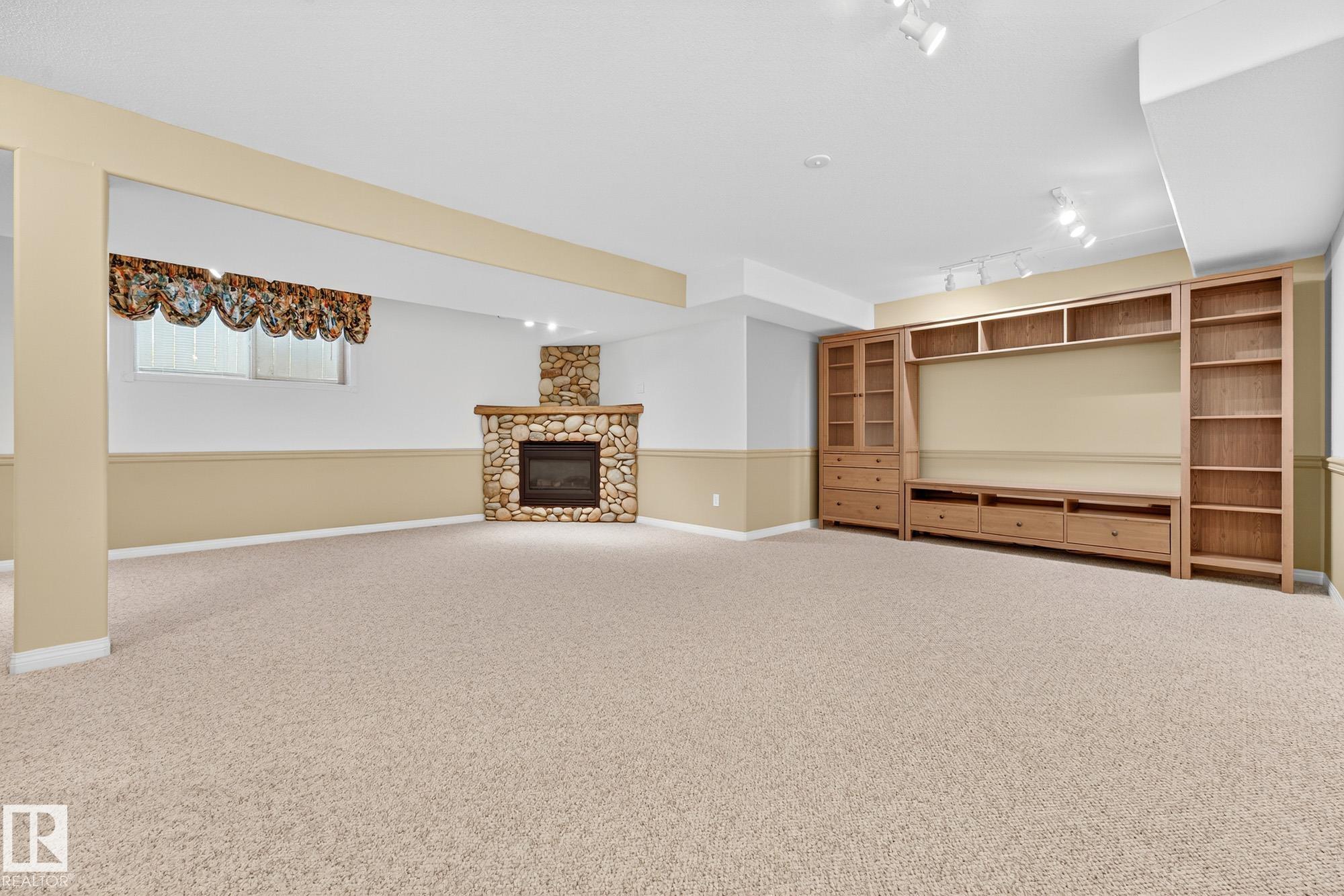 Photo 34 at 1085 Carter Crest Road NW, Carter Crest, Edmonton