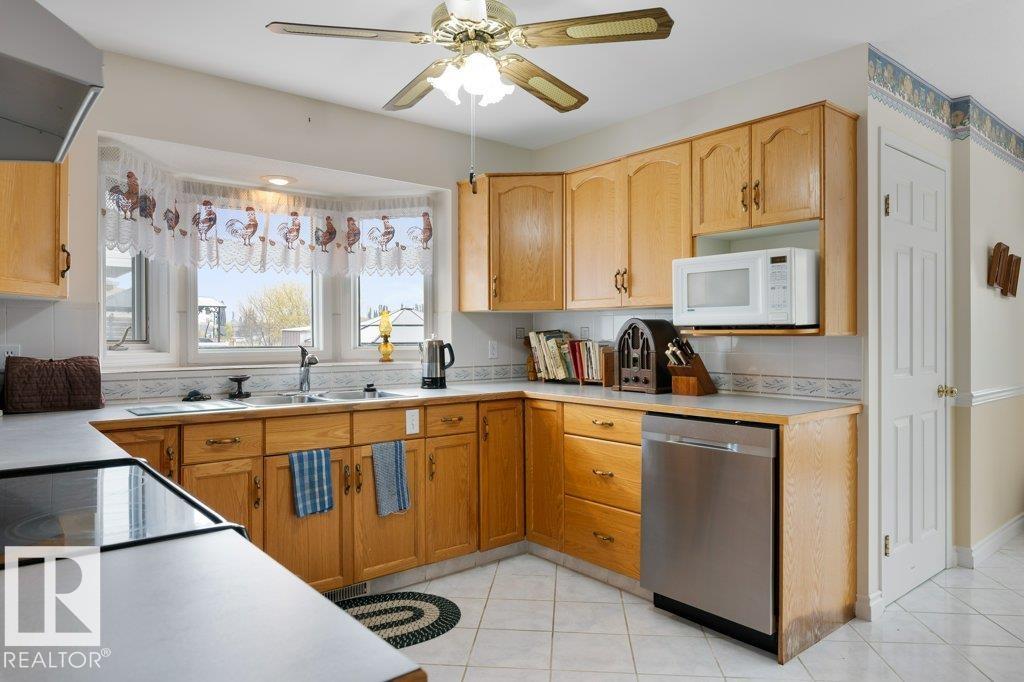 Photo 10 at 405 Grandin Drive, Morinville