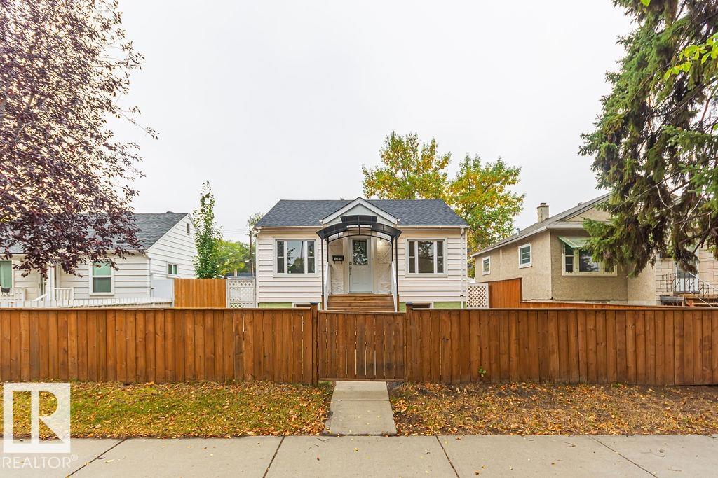 Photo 2 at 12410 90 Street NW, Delton, Edmonton