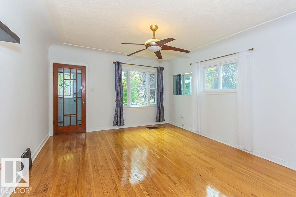 Photo 14 at 12410 90 Street NW, Delton, Edmonton