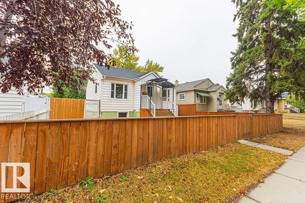 Photo 3 at 12410 90 Street NW, Delton, Edmonton