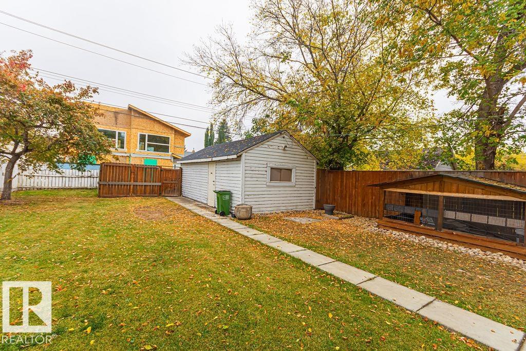 Photo 7 at 12410 90 Street NW, Delton, Edmonton