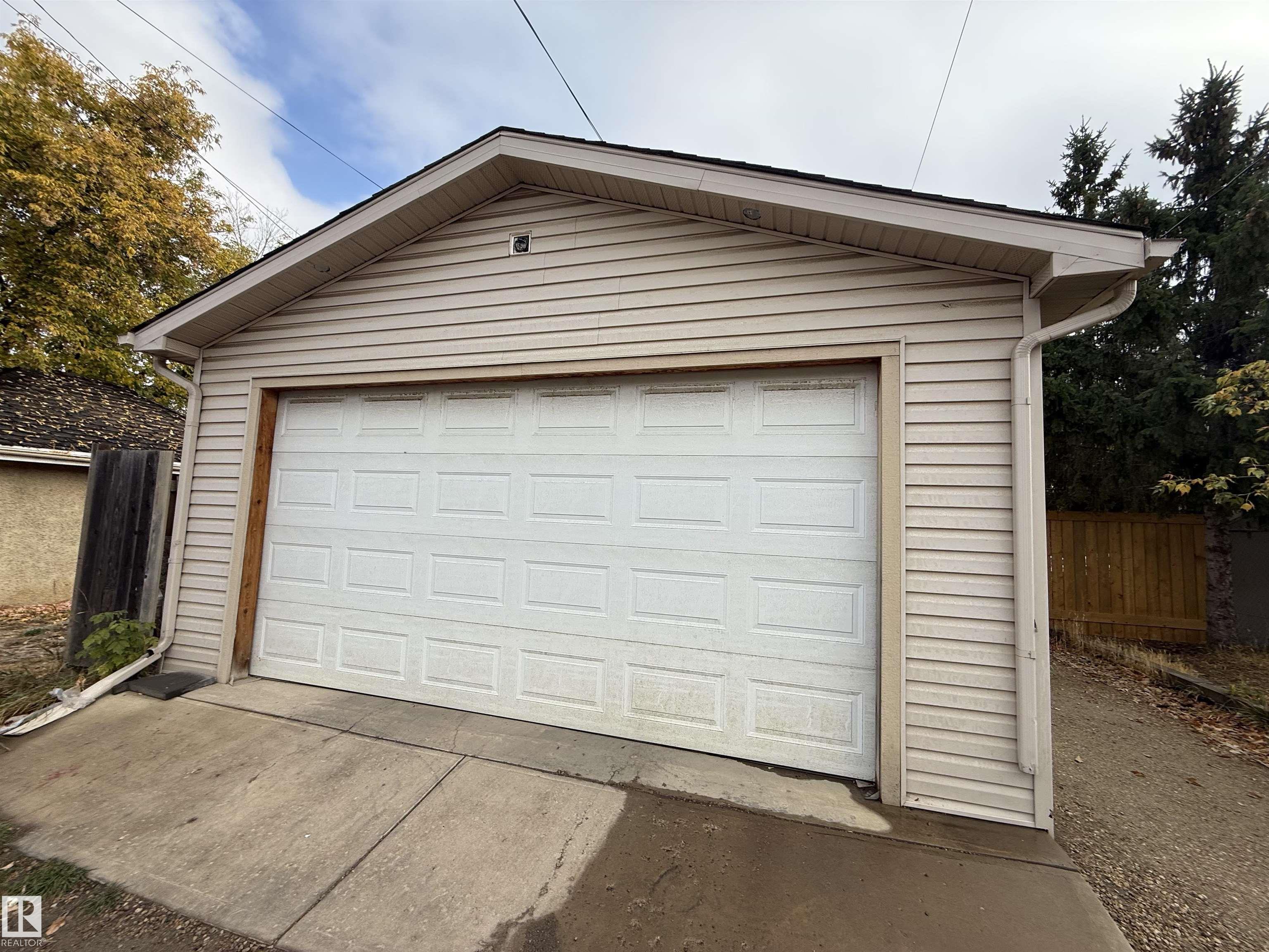 Photo 4 at 11438 97 Street NW, Spruce Avenue, Edmonton