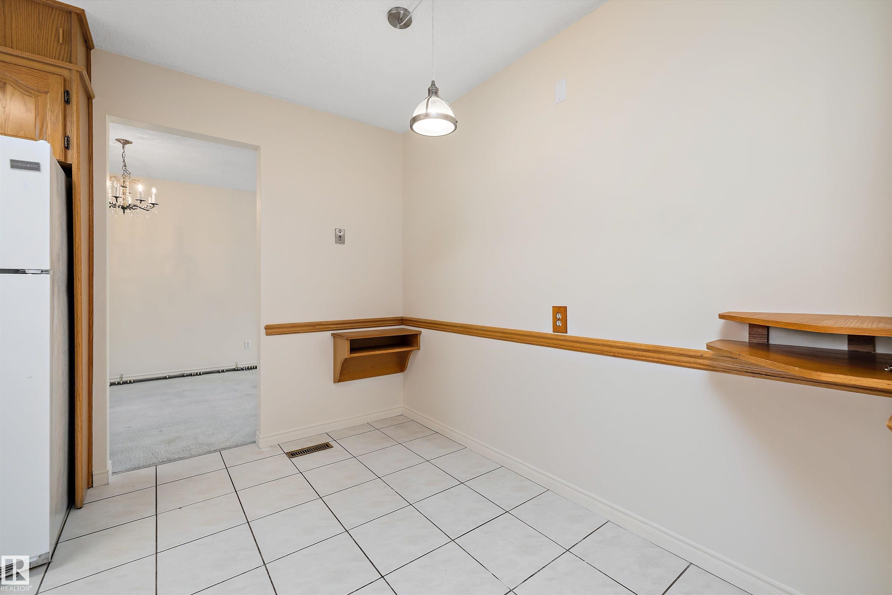 Photo 12 at 33 Afton Crescent, Akinsdale, St. Albert