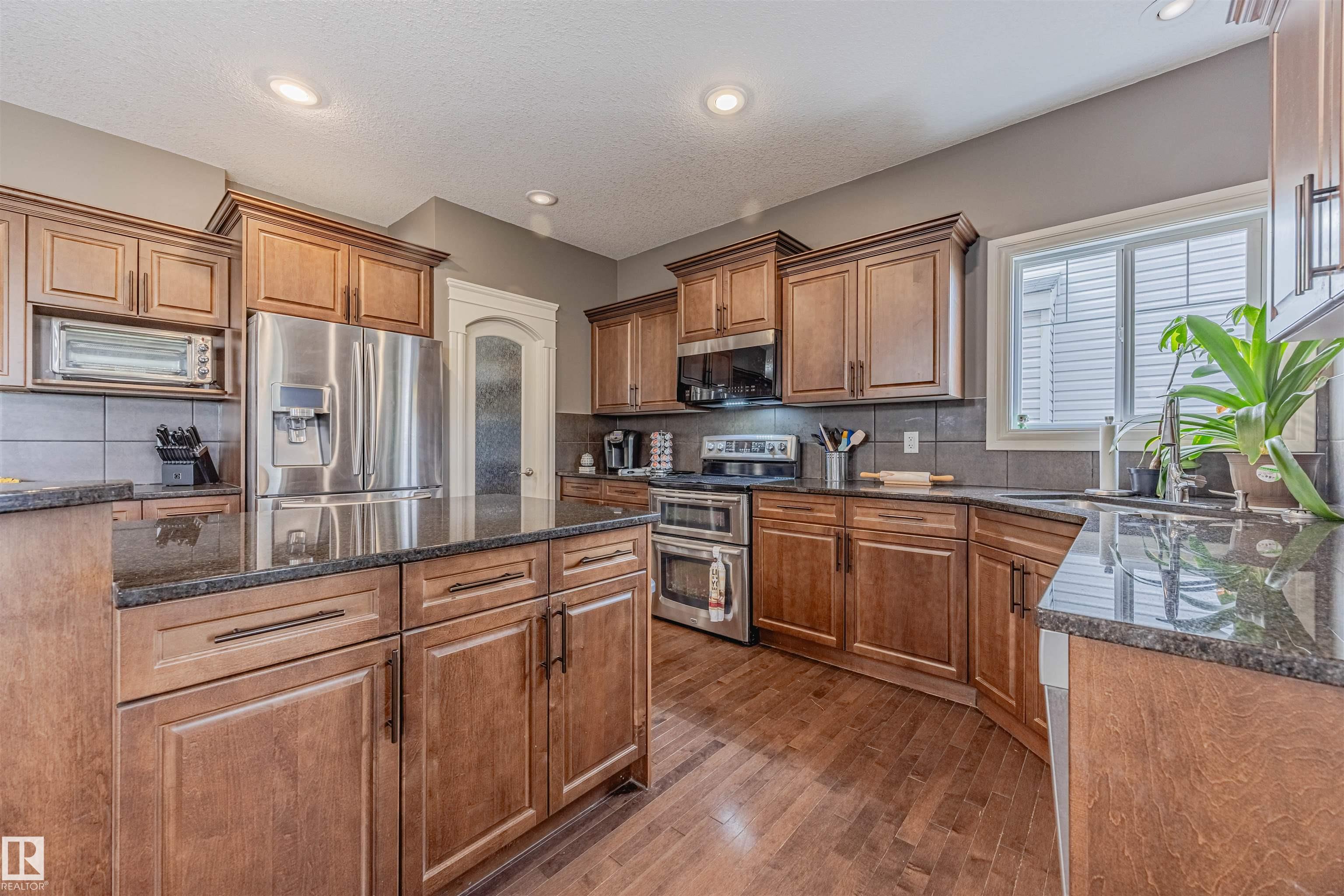 Photo 21 at 3807 Gallinger Loop NW, Granville, Edmonton