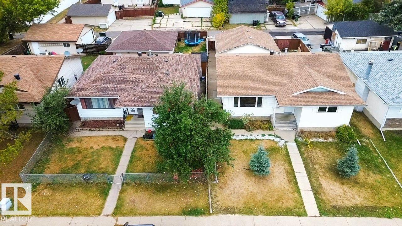 Photo 2 at 11736 152 Avenue NW, Caernarvon, Edmonton