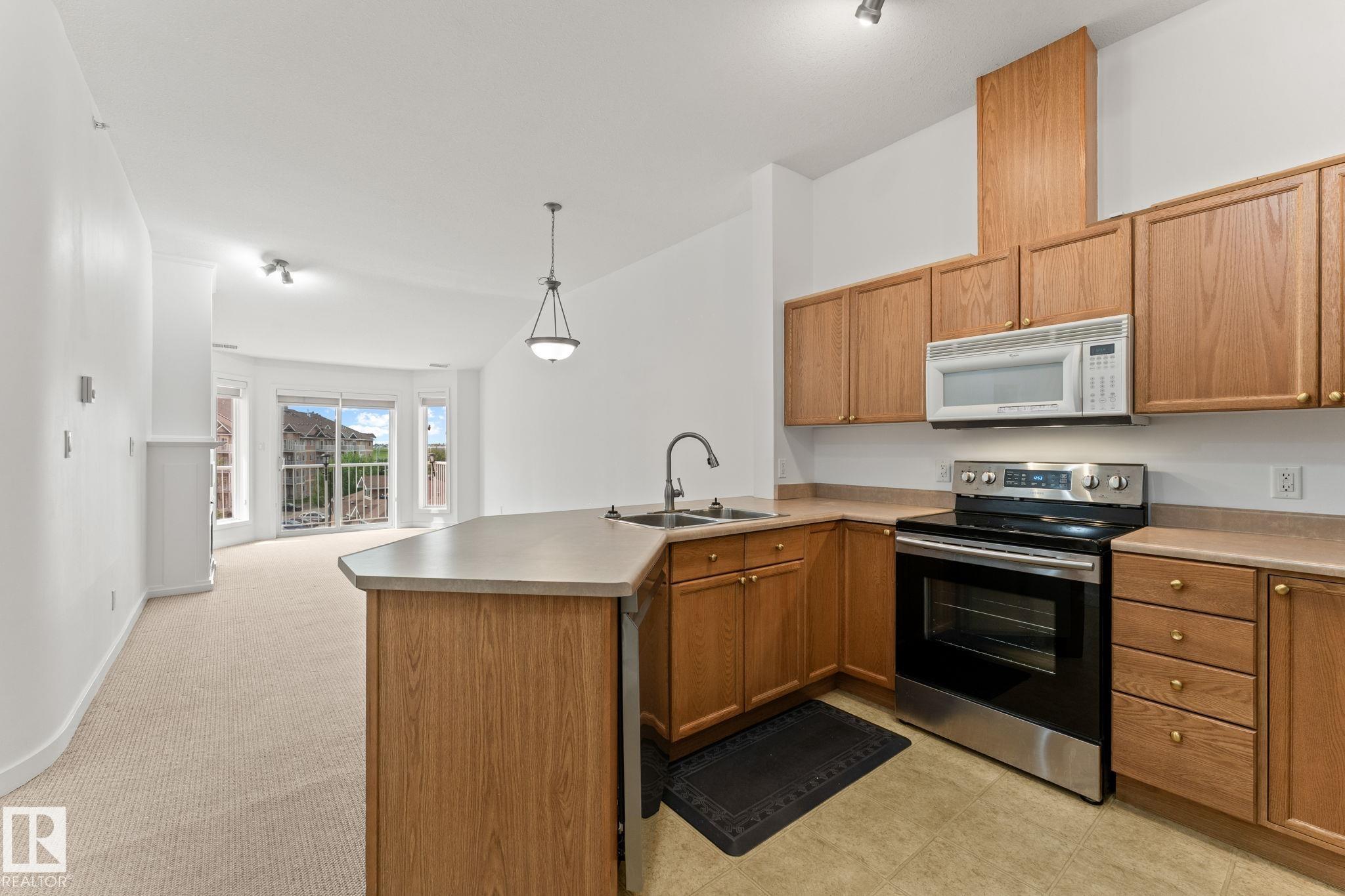 Photo 8 at 426 - 4312 139 Avenue NW, Clareview Town Centre, Edmonton