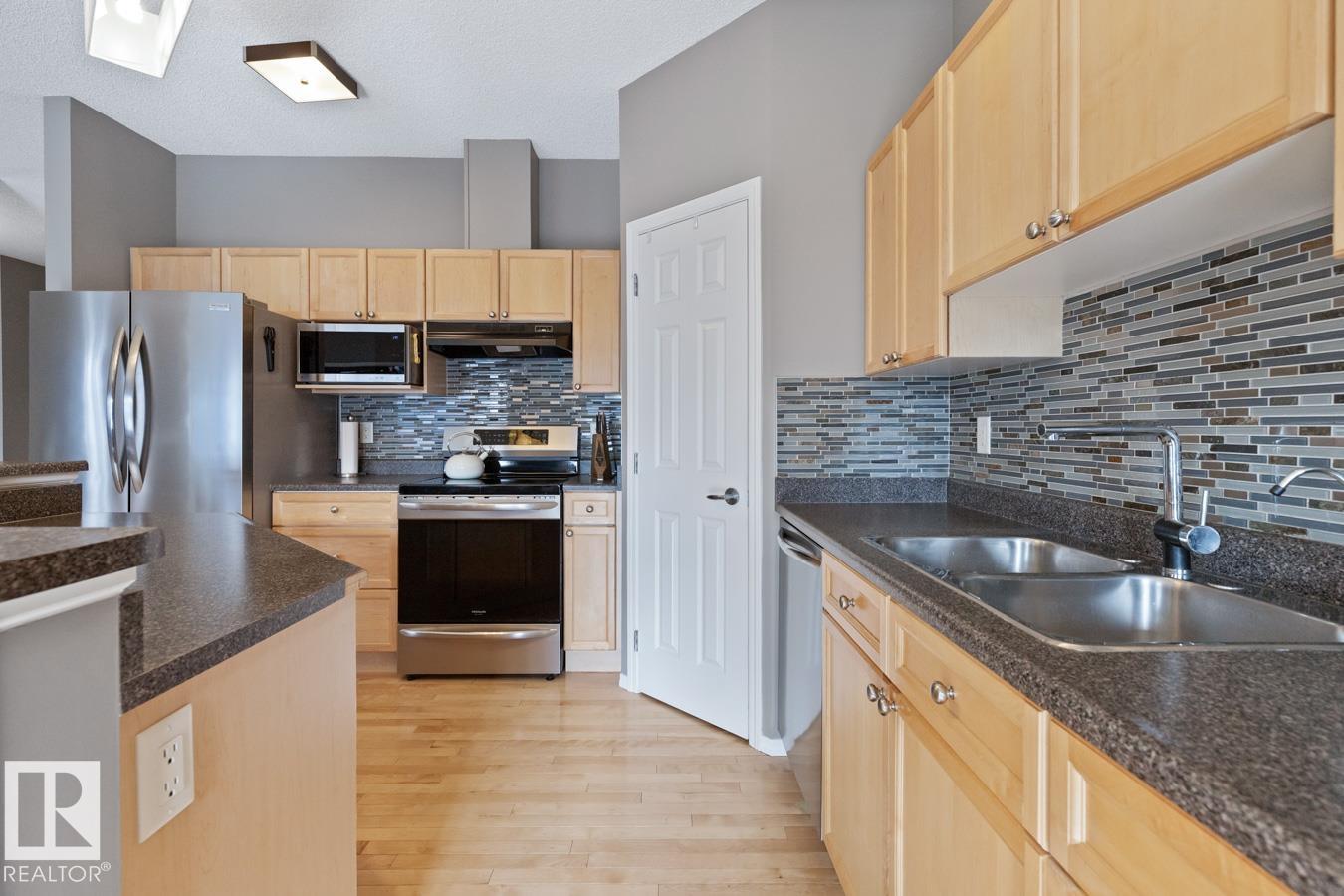 Photo 4 at 59 - 2508 Hanna Crescent NW, Haddow, Edmonton