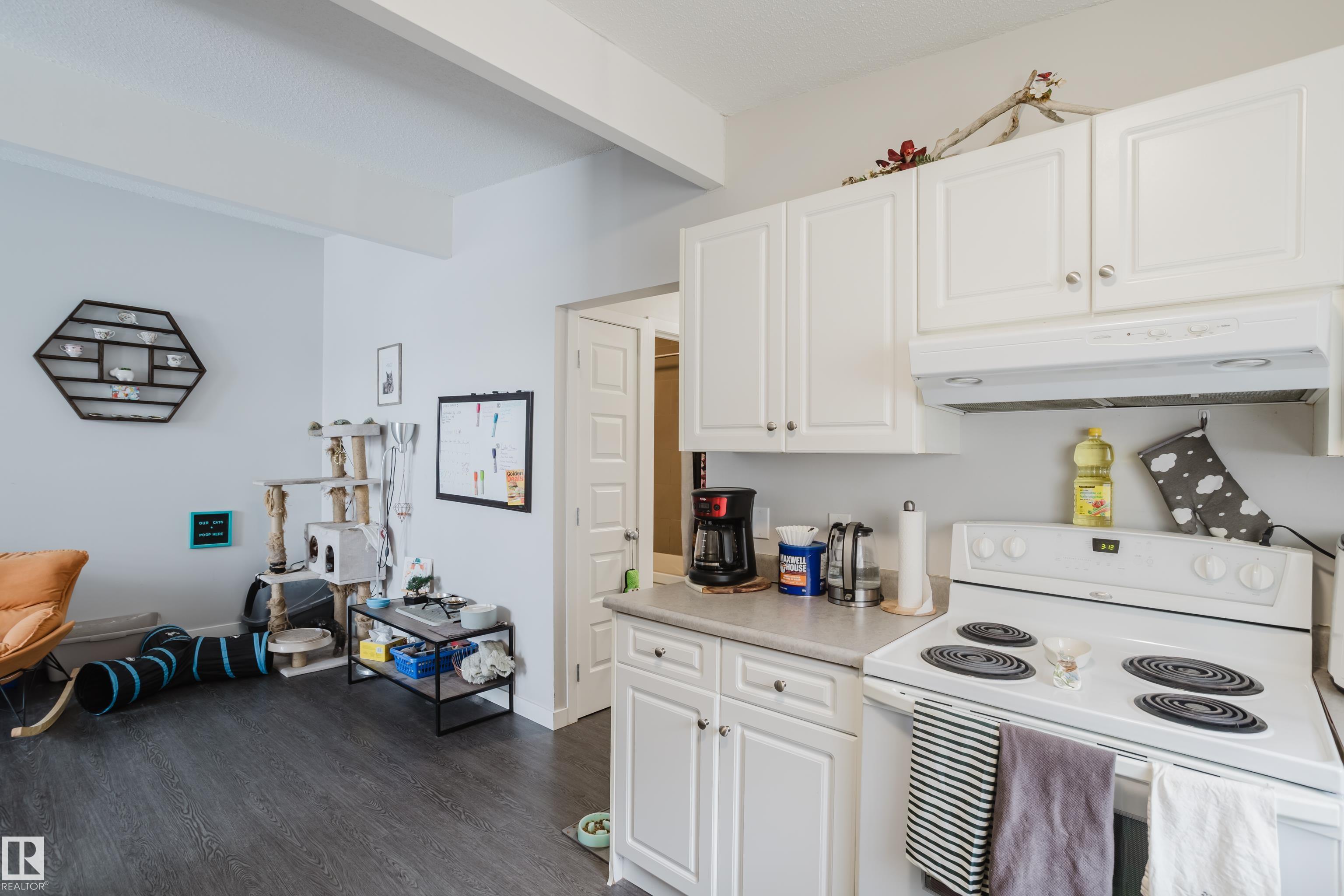 Photo 60 at 8123 8125 83 Avenue NW, Idylwylde, Edmonton