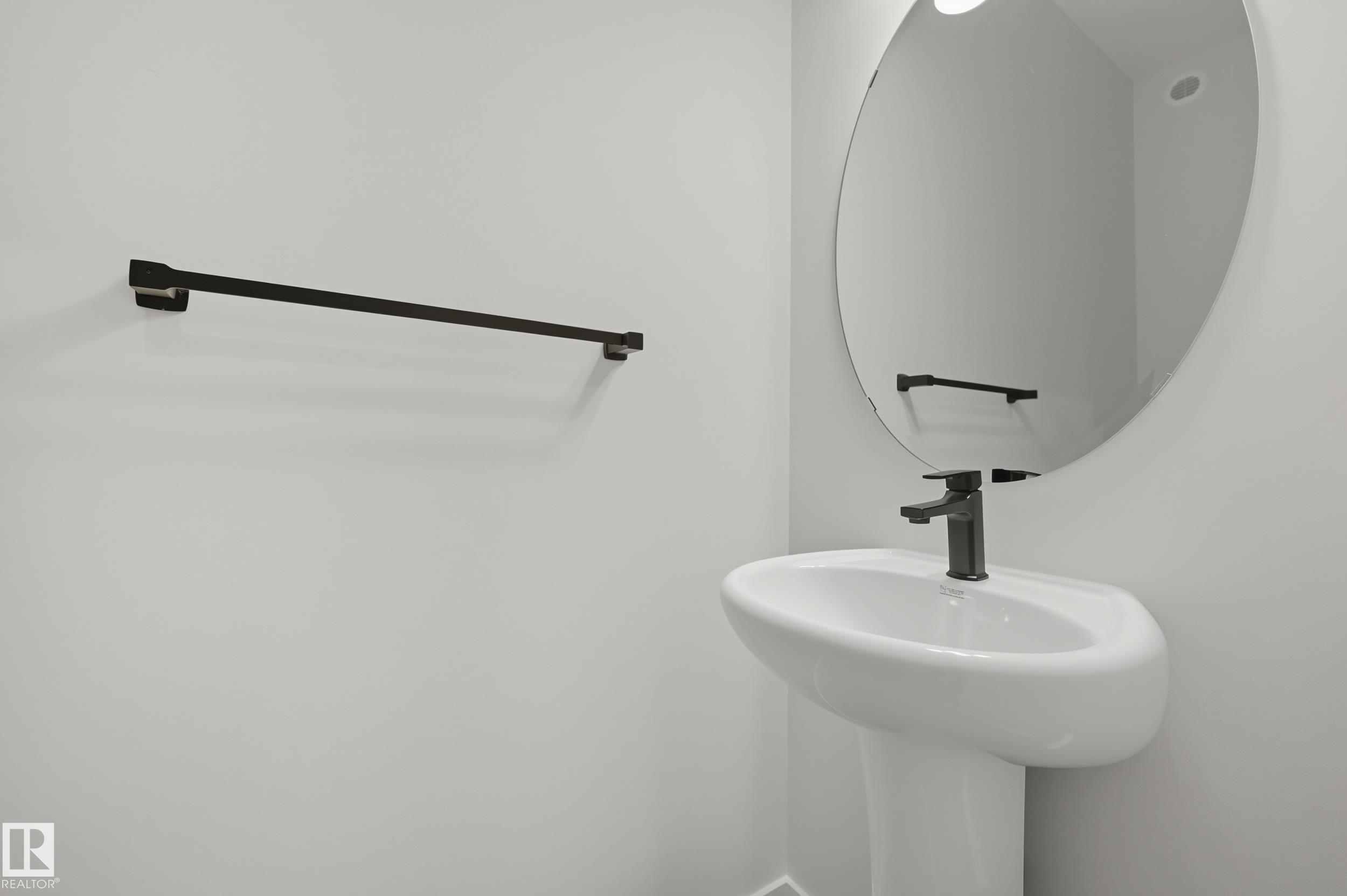 Photo 14 at 37 Gable Common, Greenbury, Spruce Grove