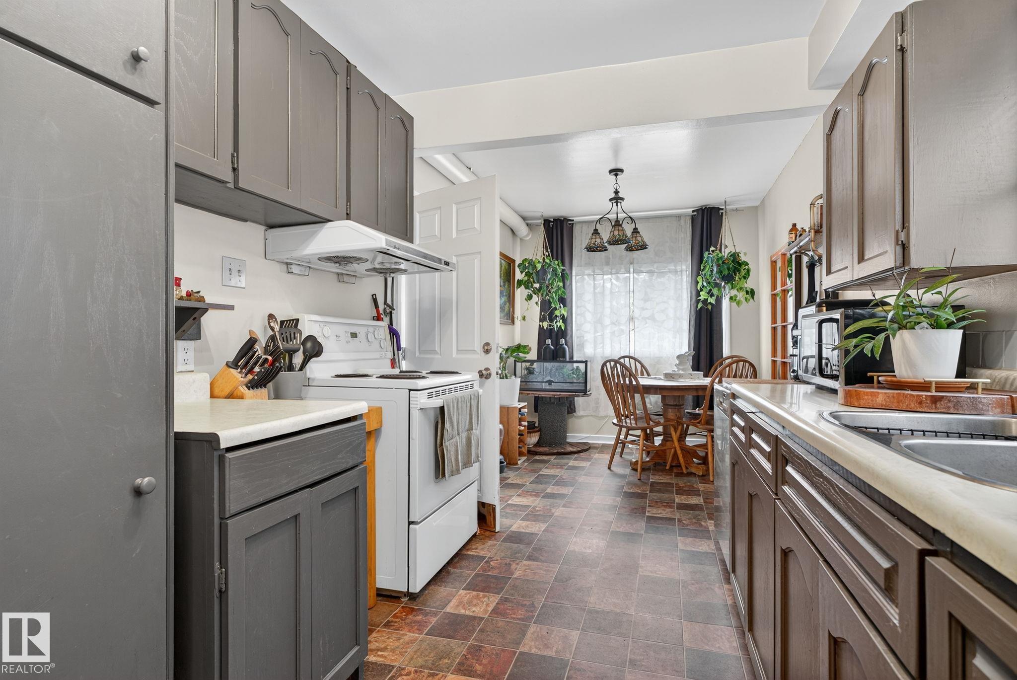 Photo 6 at 11621 101 Street NW, Spruce Avenue, Edmonton