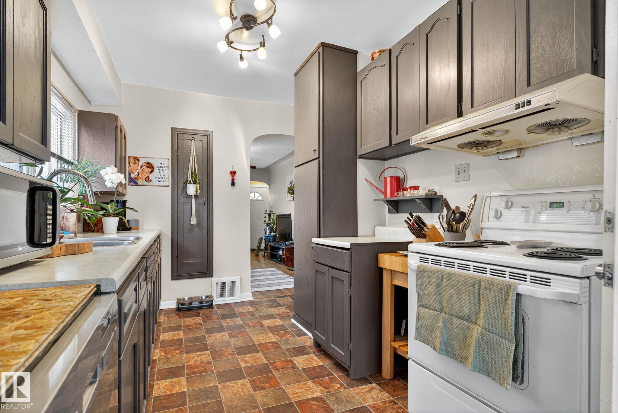 Photo 10 at 11621 101 Street NW, Spruce Avenue, Edmonton