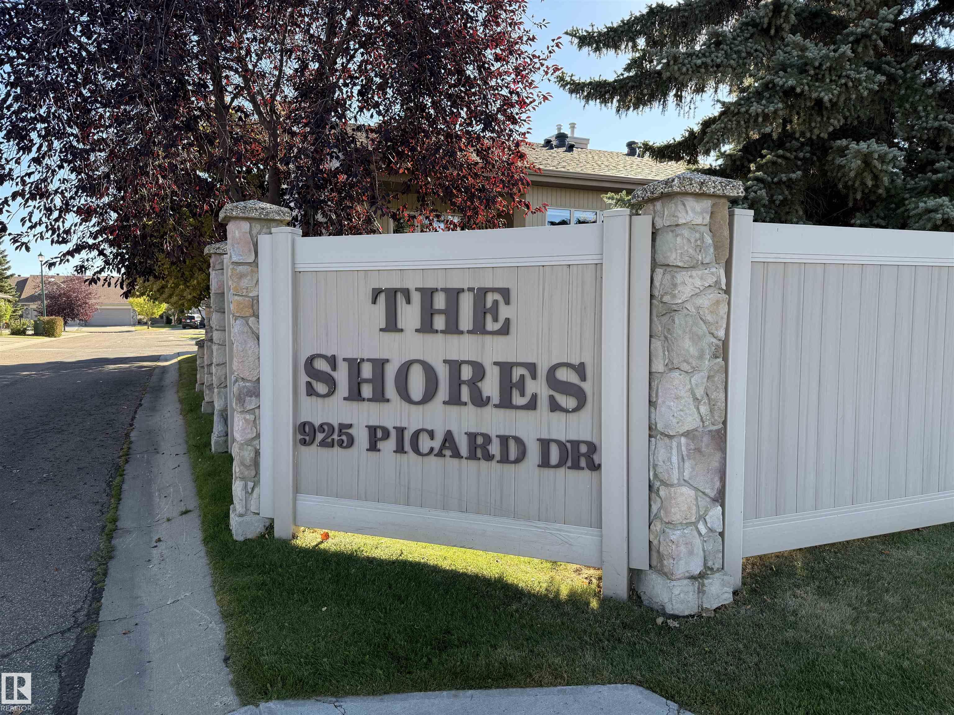 Photo 2 at 3 - 925 Picard Drive NW, Potter Greens, Edmonton