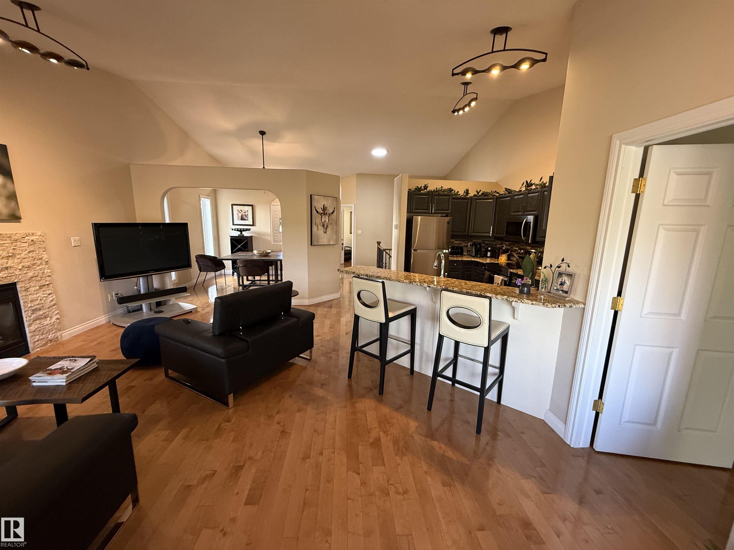 Photo 5 at 3 - 925 Picard Drive NW, Potter Greens, Edmonton