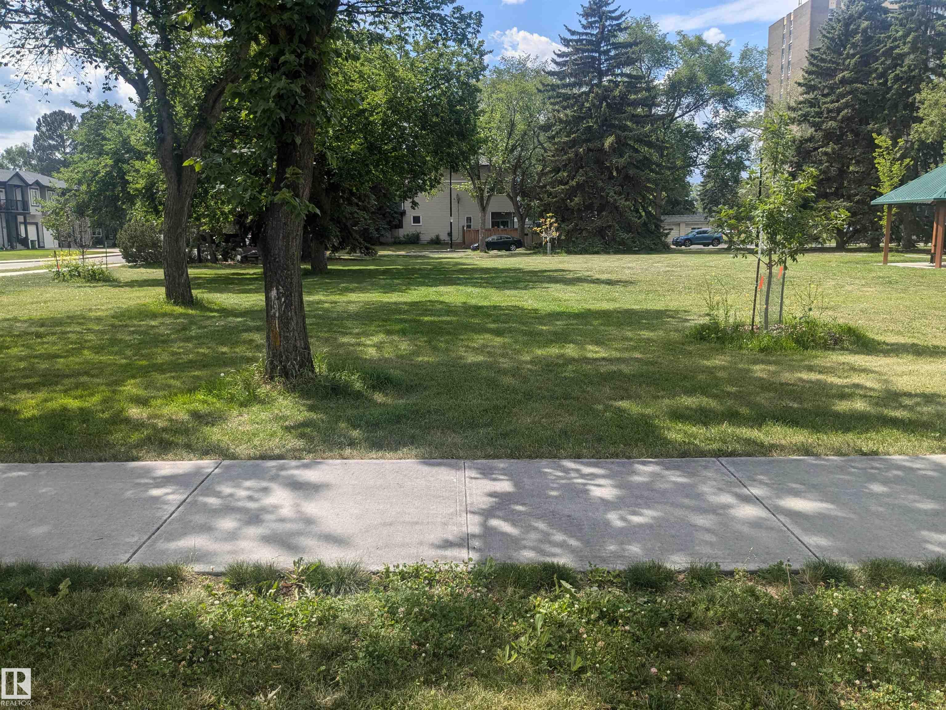 Photo 6 at 11207 128 Street NW, Inglewood, Edmonton