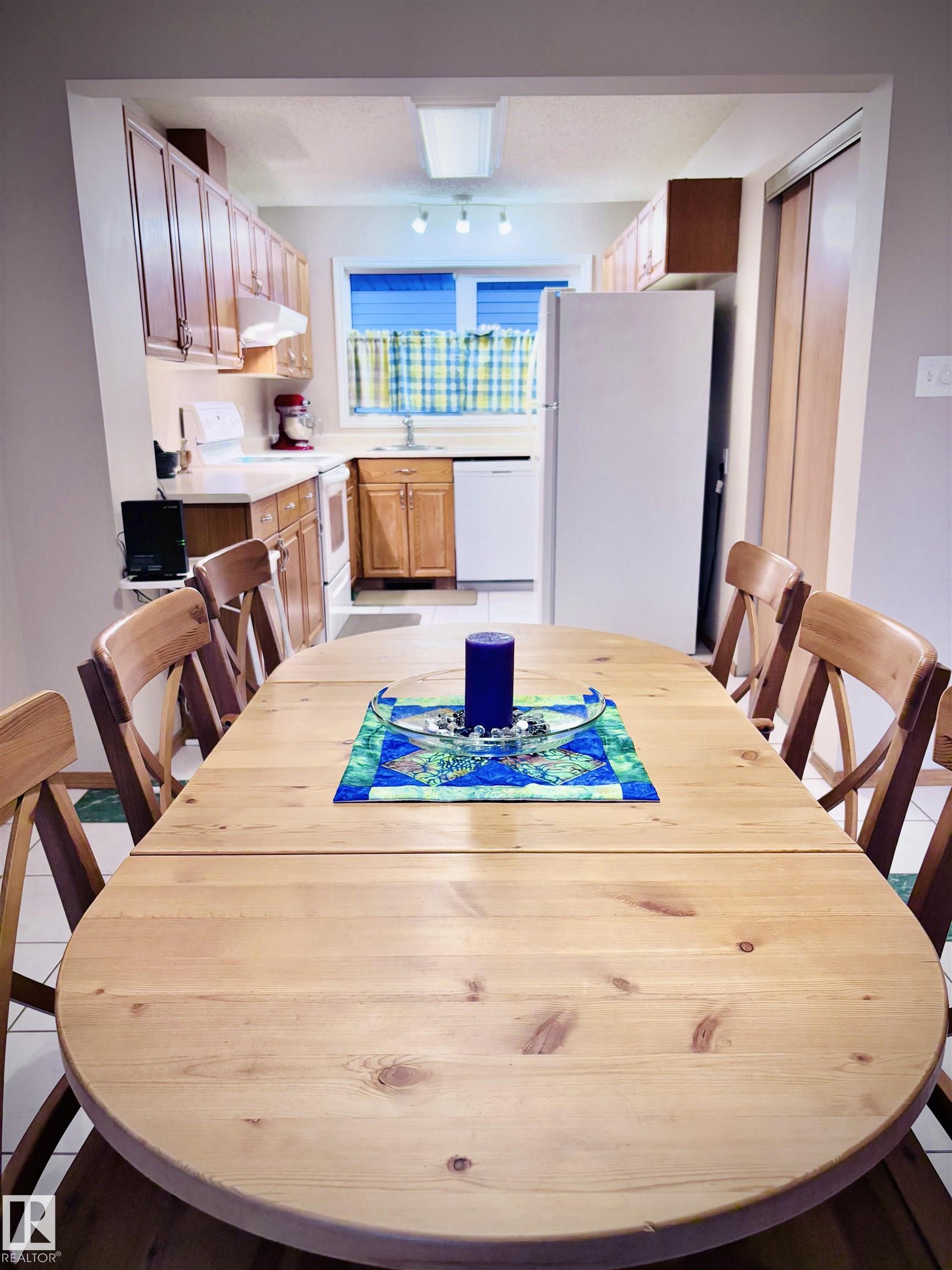 Photo 12 at 3557 Mill Woods Road E NW, Minchau, Edmonton