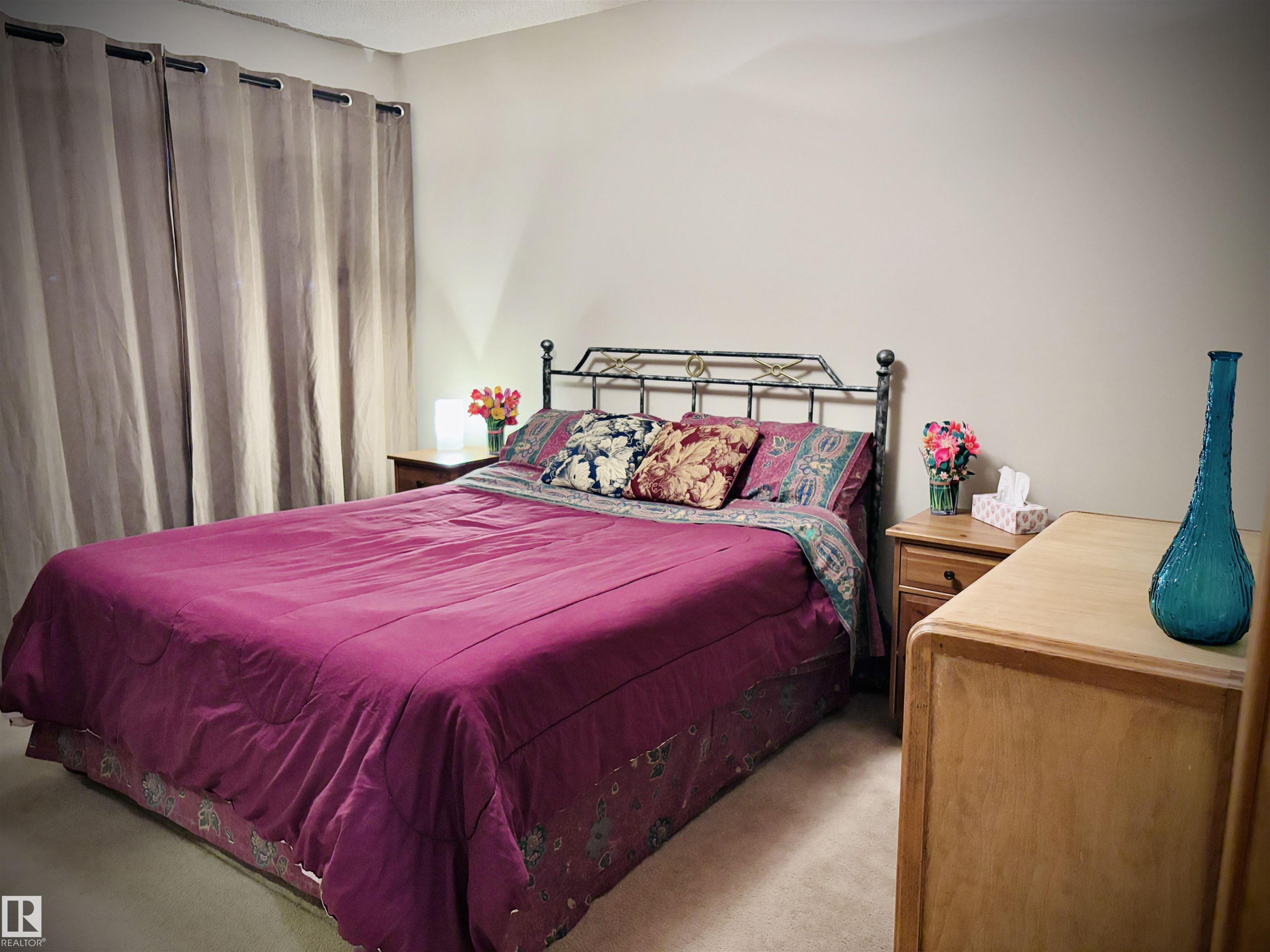 Photo 27 at 3557 Mill Woods Road E NW, Minchau, Edmonton