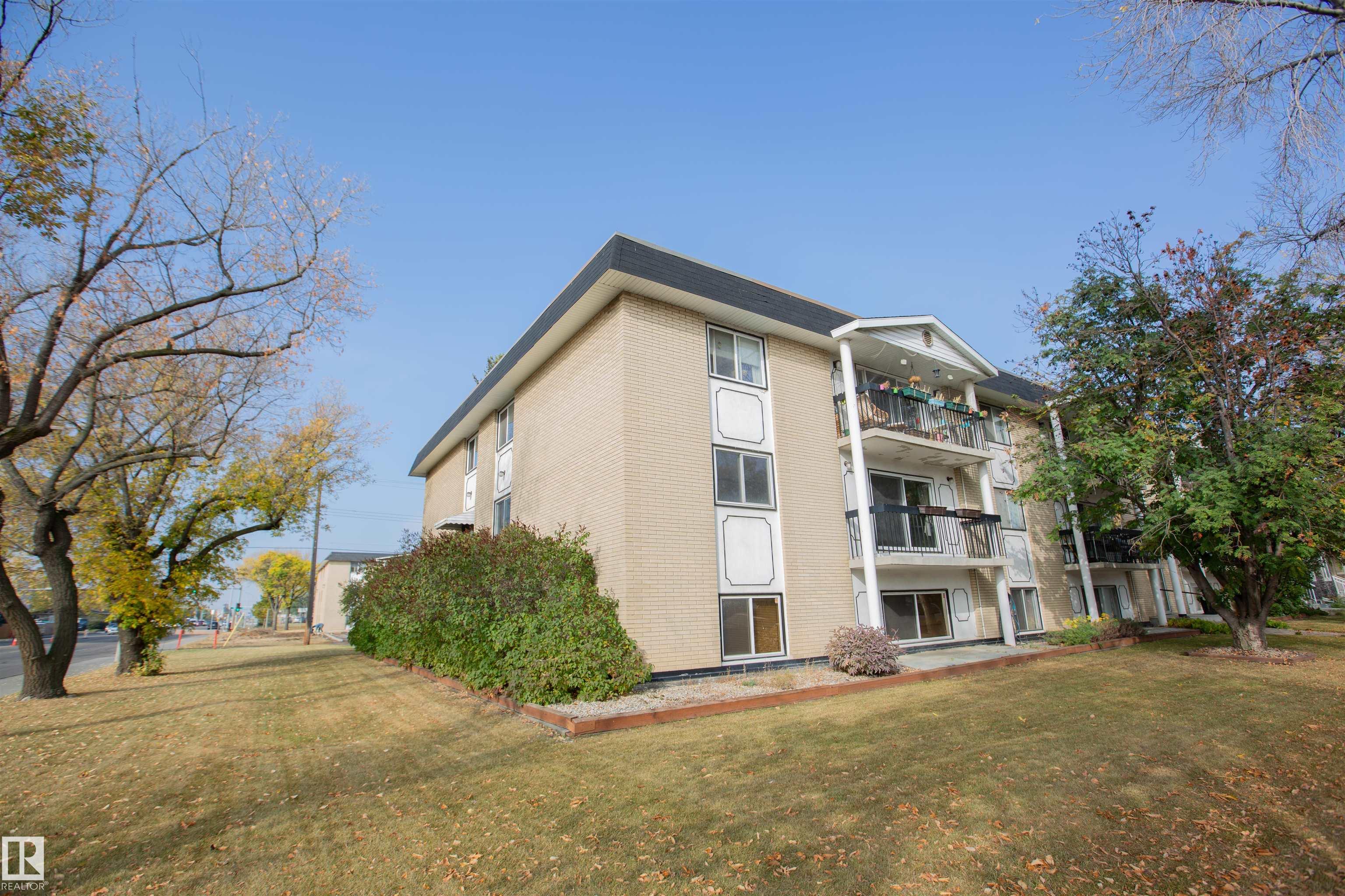 Photo 15 at 33 - 11112 129 Street NW, Inglewood, Edmonton